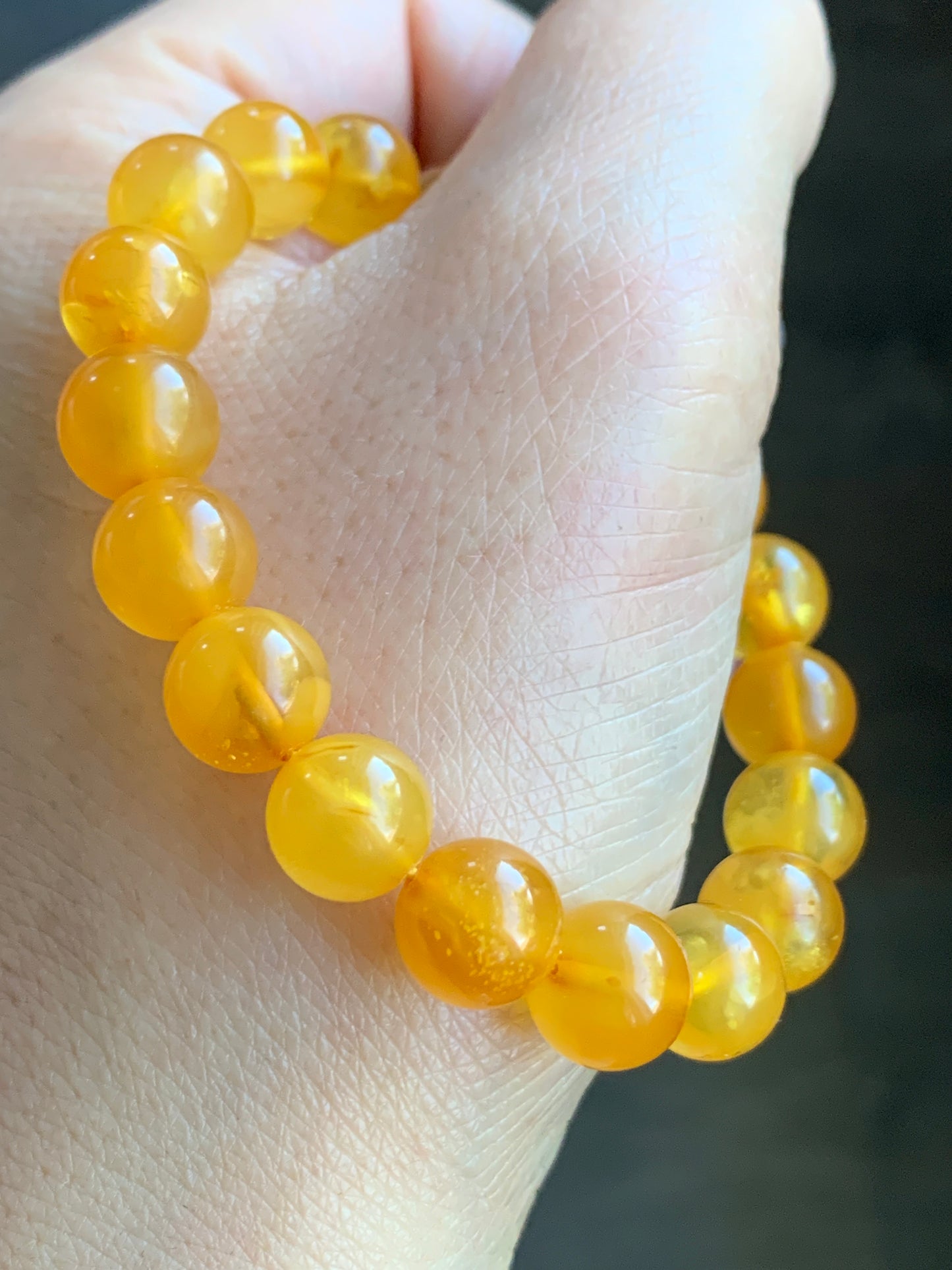 Natural Genuine Beewax Amber Large Beads Beaded Bracelet Stretchy 9mm 6” 8.2 grams 天然蜜蜡琥珀大卡老型珠手串 AMB925