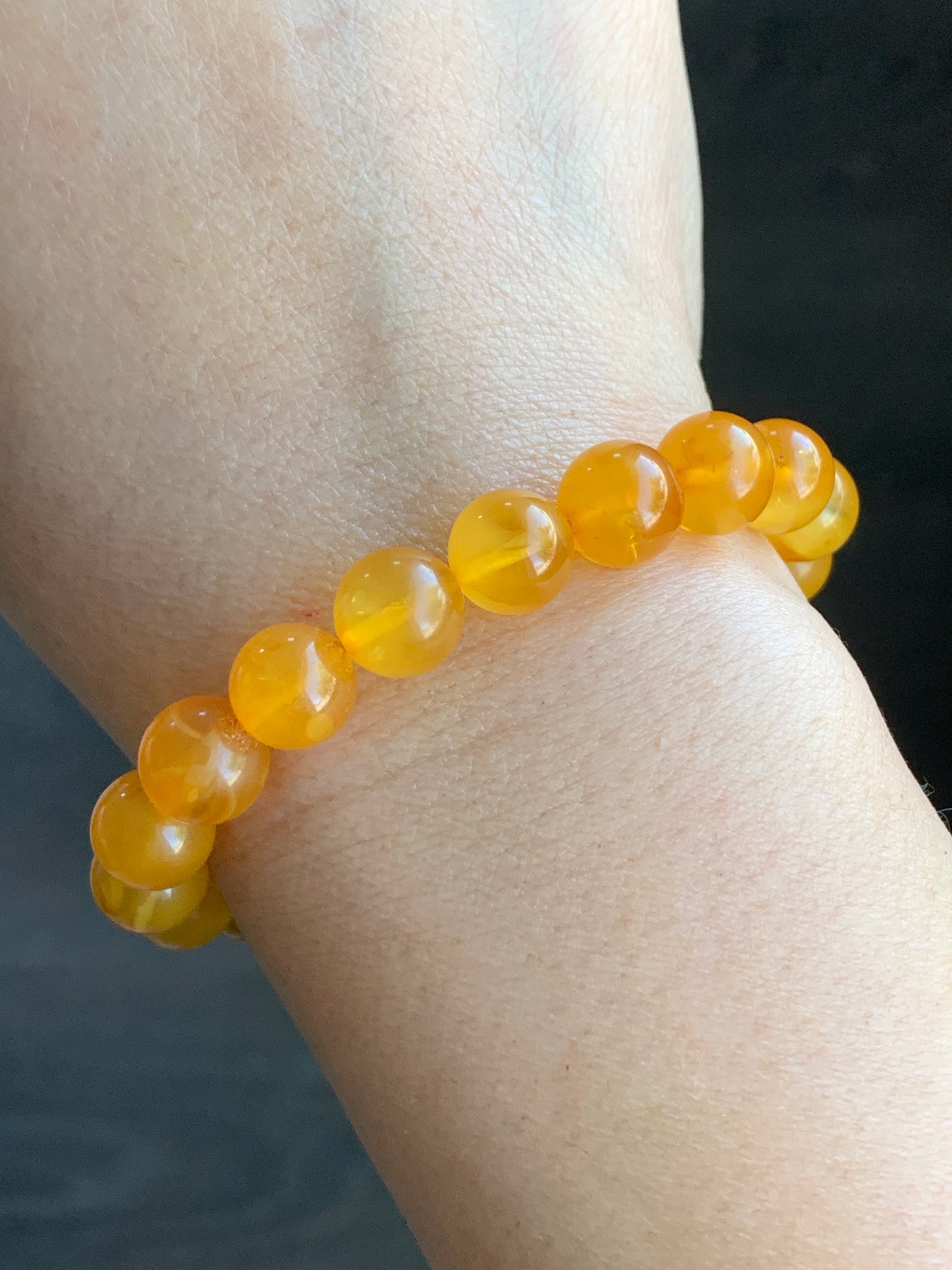 Natural Genuine Beewax Amber Large Beads Beaded Bracelet Stretchy 9mm 6” 8.2 grams 天然蜜蜡琥珀大卡老型珠手串 AMB925