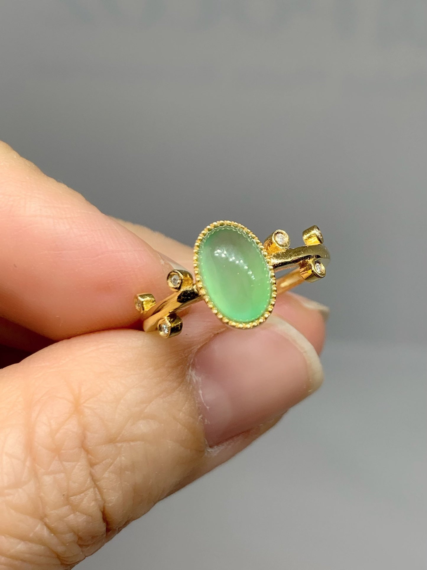 Certified Natural Burmese Premium Icy Highly Translucent Apple Green Jadeite Oval Cut 18K Yellow Gold & Diamonds Sz 6.5 天然缅甸正冰果绿翡翠钻石镶嵌戒指