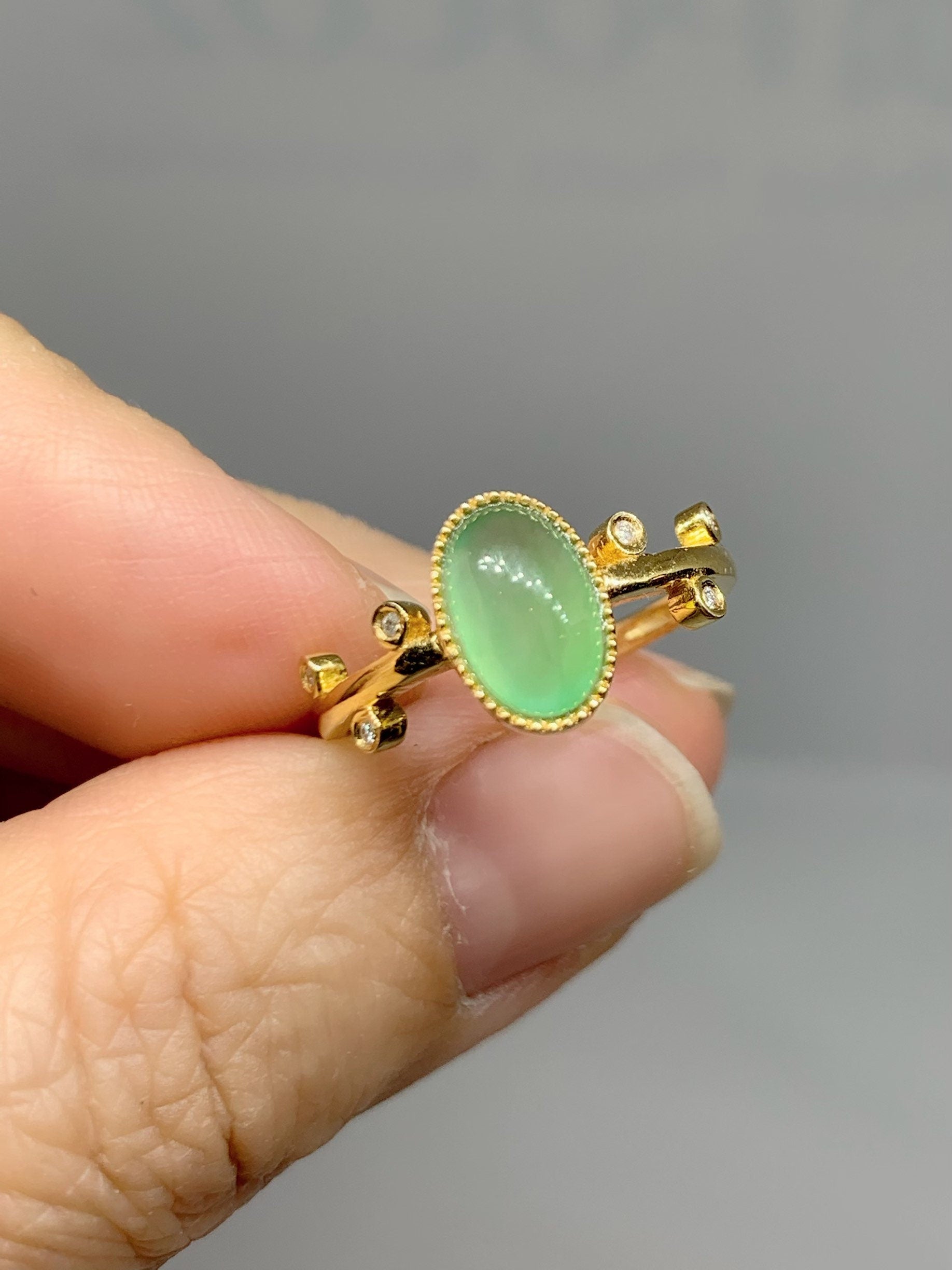 Certified Natural Burmese Premium Icy Highly Translucent Apple Green Jadeite Oval Cut 18K Yellow Gold & Diamonds Sz 6.5 天然缅甸正冰果绿翡翠钻石镶嵌戒指