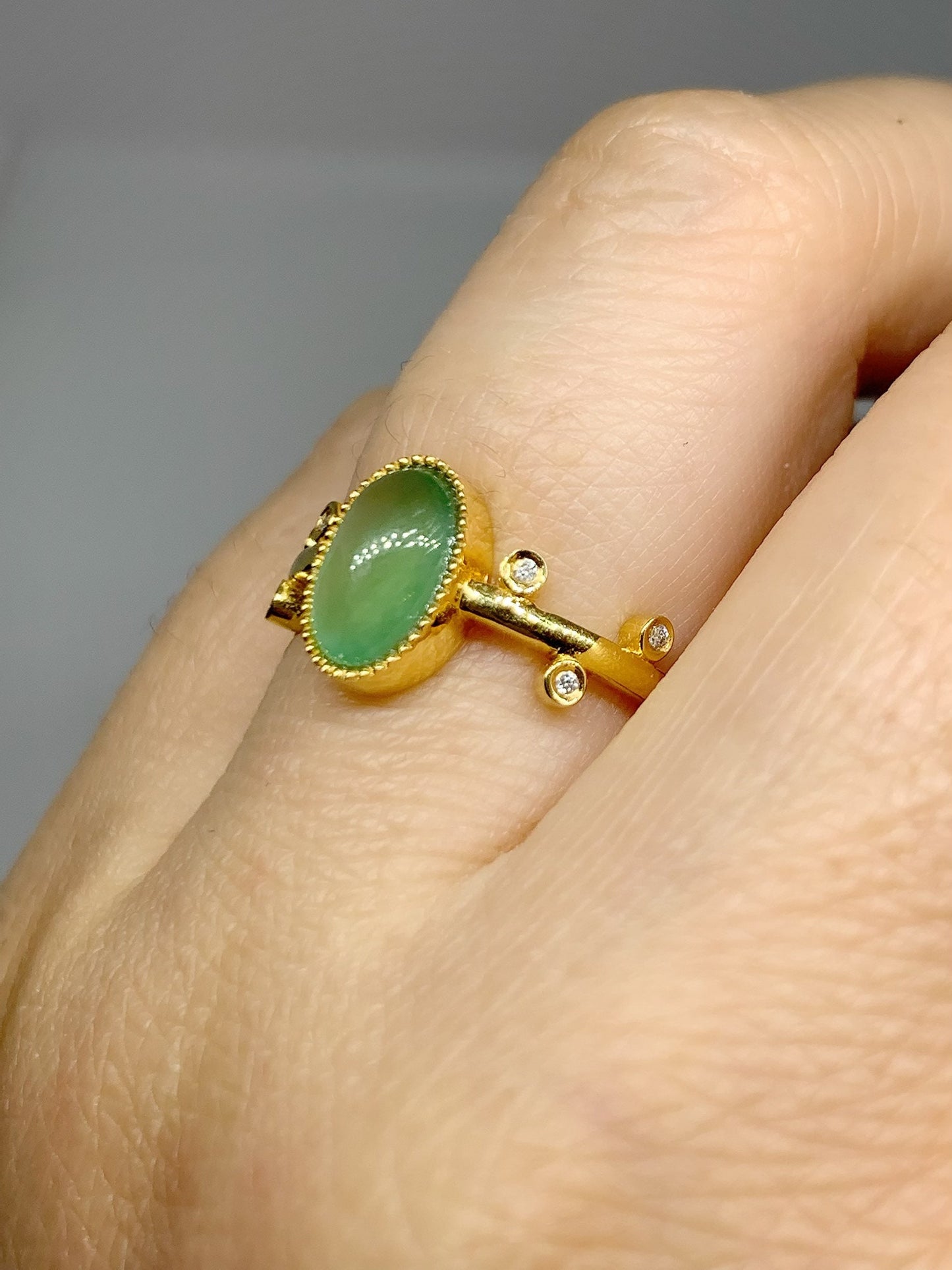 Certified Natural Burmese Premium Icy Highly Translucent Apple Green Jadeite Oval Cut 18K Yellow Gold & Diamonds Sz 6.5 天然缅甸正冰果绿翡翠钻石镶嵌戒指
