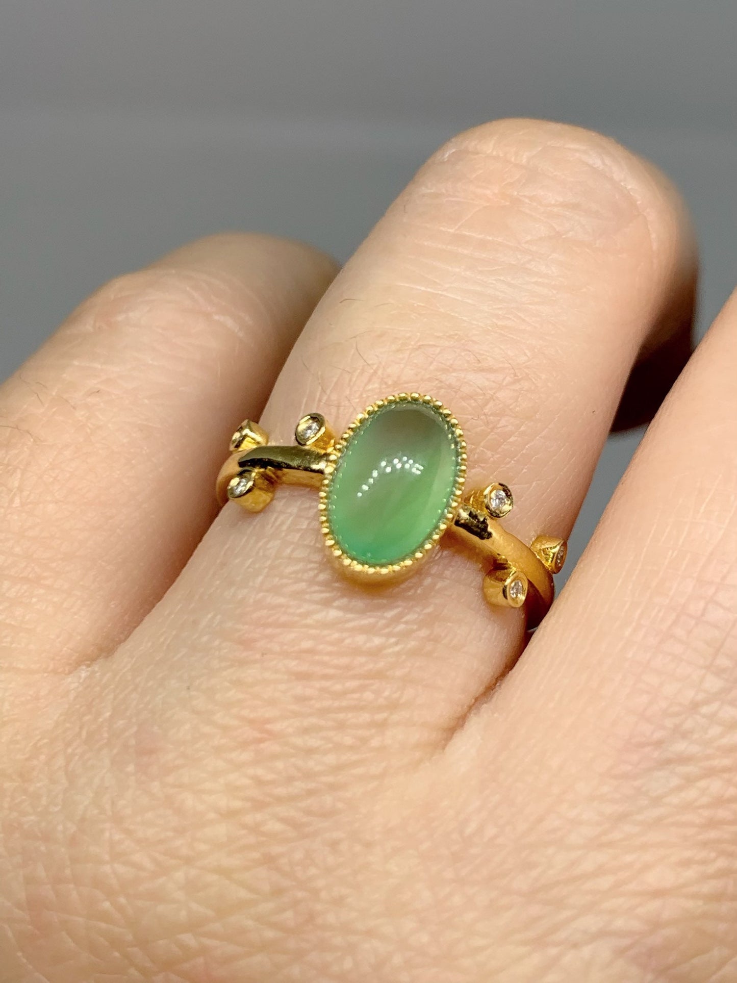 Certified Natural Burmese Premium Icy Highly Translucent Apple Green Jadeite Oval Cut 18K Yellow Gold & Diamonds Sz 6.5 天然缅甸正冰果绿翡翠钻石镶嵌戒指
