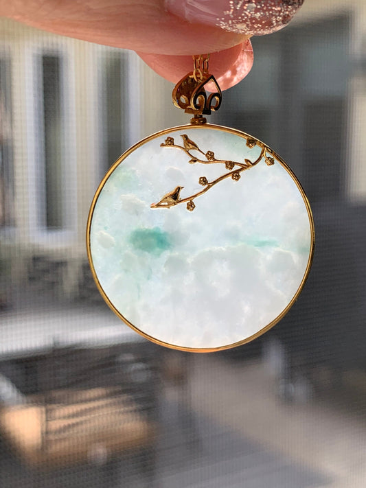 Natural Burmese Moxisha Mine Jadeite w/ Green Marbling Blessing Amulet Pendant Wu Shi Pai 18K Yellow Gold 天然缅甸莫西沙翡翠无事牌镶嵌喜上眉梢吊坠