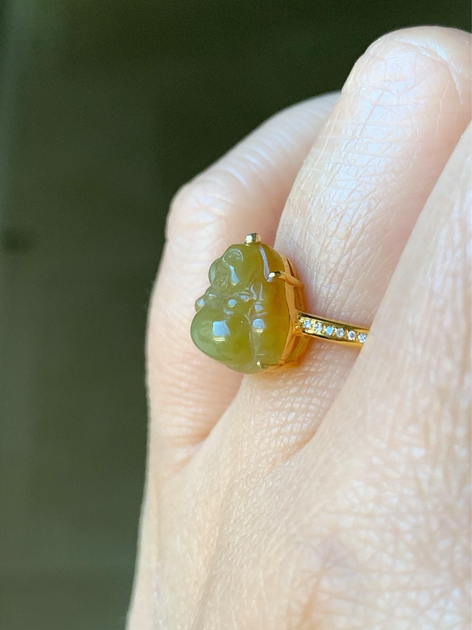 Certified Natural Burmese Translucent Intense Yellow Jadeite Buddha and Diamond Ring 18K Yellow Gold Size 7 天然缅甸冰黄翡翠佛公18K钻石镶嵌戒指