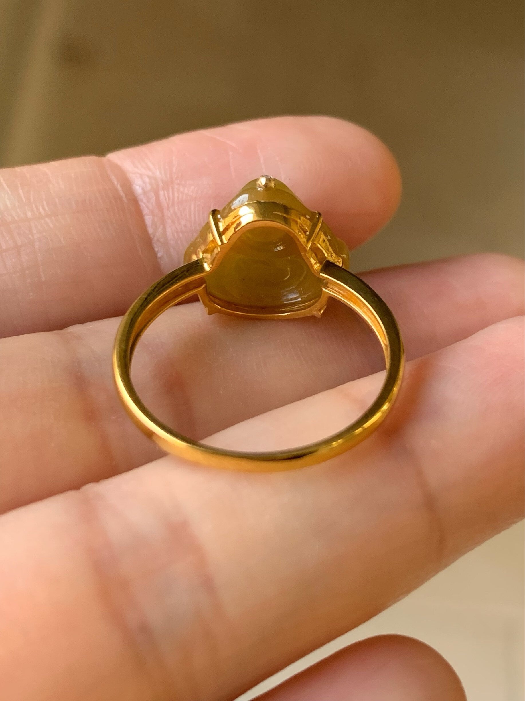 Certified Natural Burmese Translucent Intense Yellow Jadeite Buddha and Diamond Ring 18K Yellow Gold Size 7 天然缅甸冰黄翡翠佛公18K钻石镶嵌戒指
