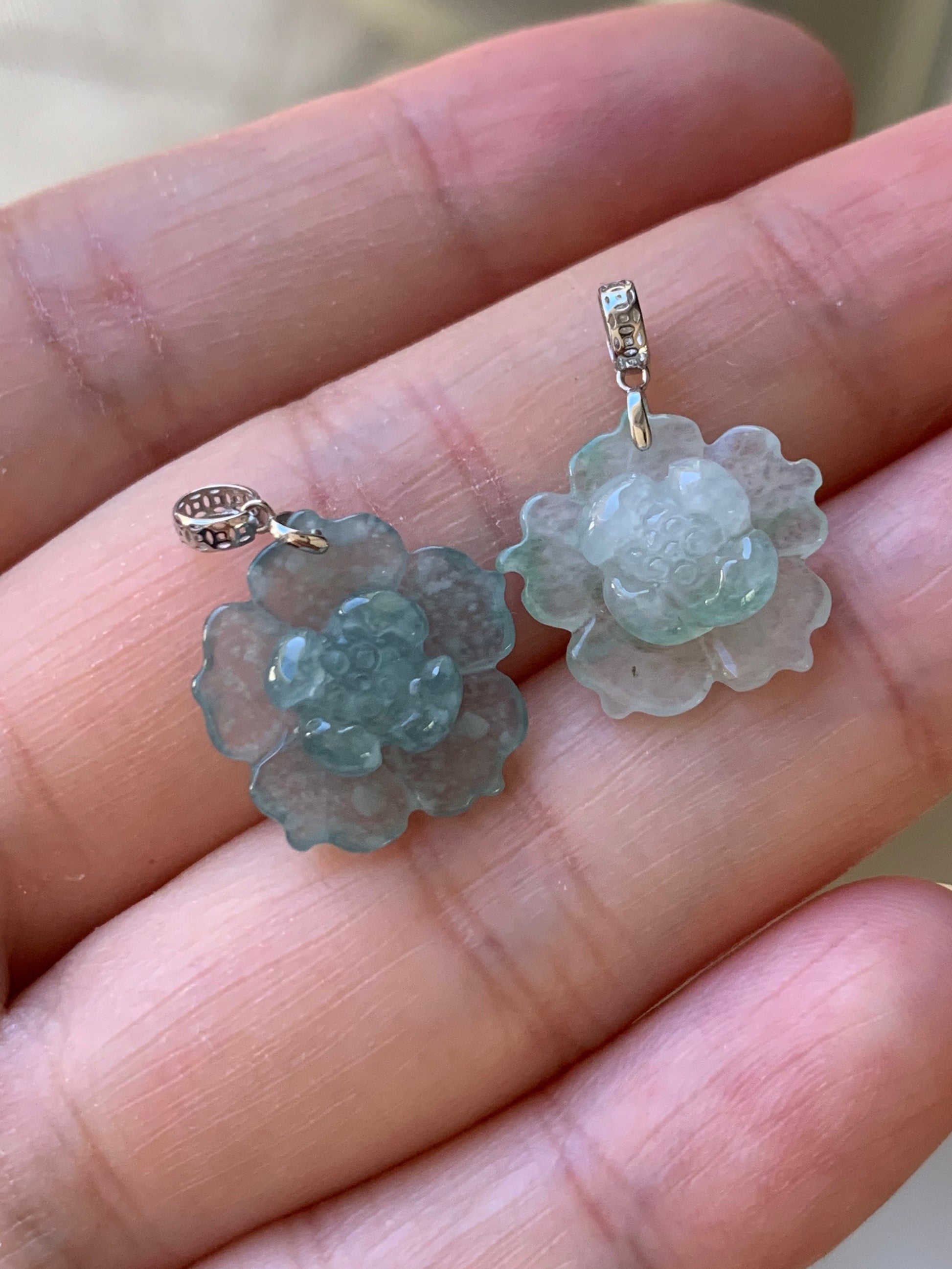 Natural Premium Highly Translucent Jadeite Carved Lotus Flower Pendant 18K White Gold 天然正高冰翡翠莲花镶嵌吊坠