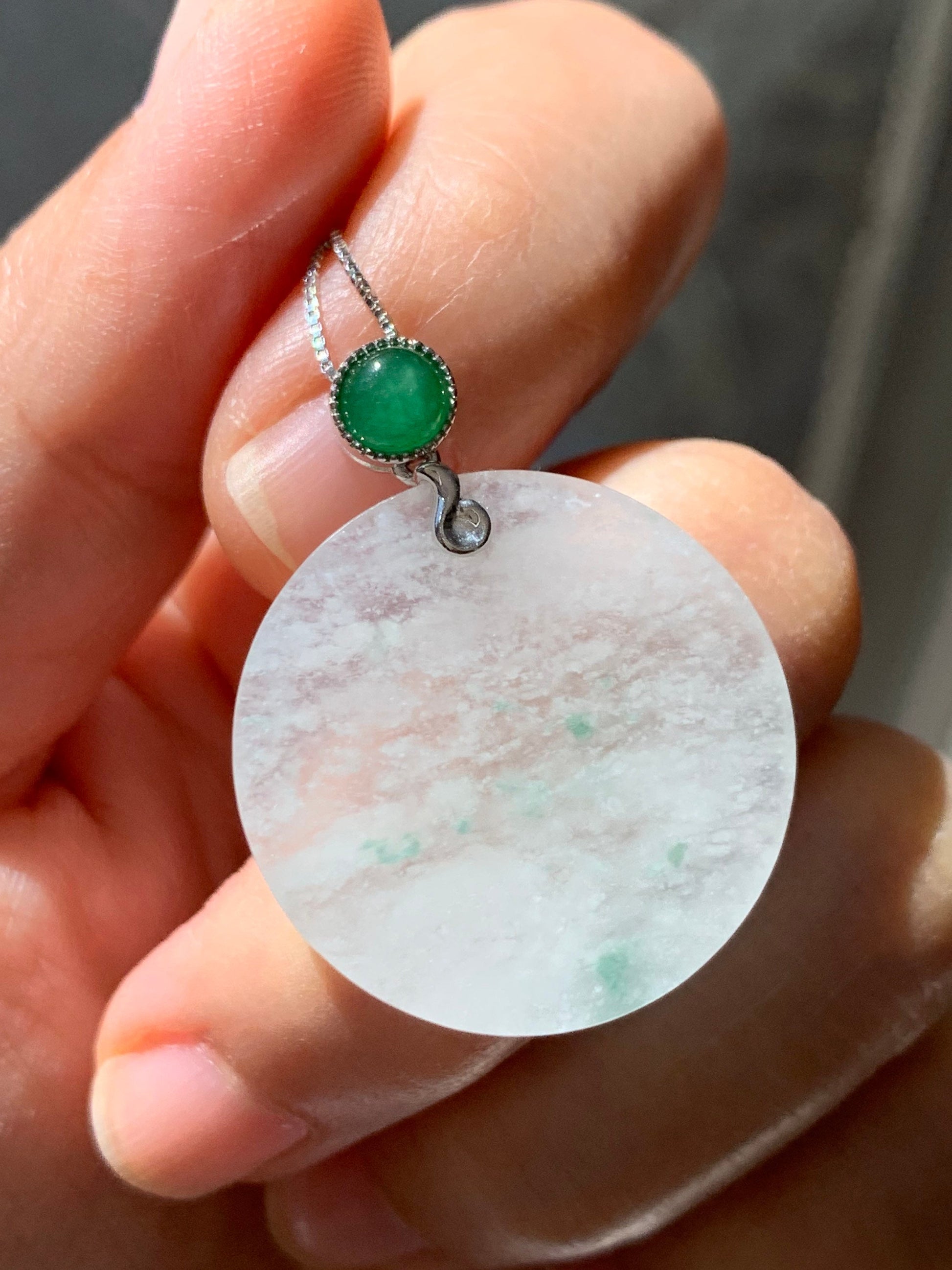 Certified Natural Burmese Moxisha Icy Jadeite Green Marbling Blessing Amulet Pendant Wu Shi Pai 18K Yellow Gold 天然缅甸莫西沙飘绿花翡翠无事牌镶嵌吊坠