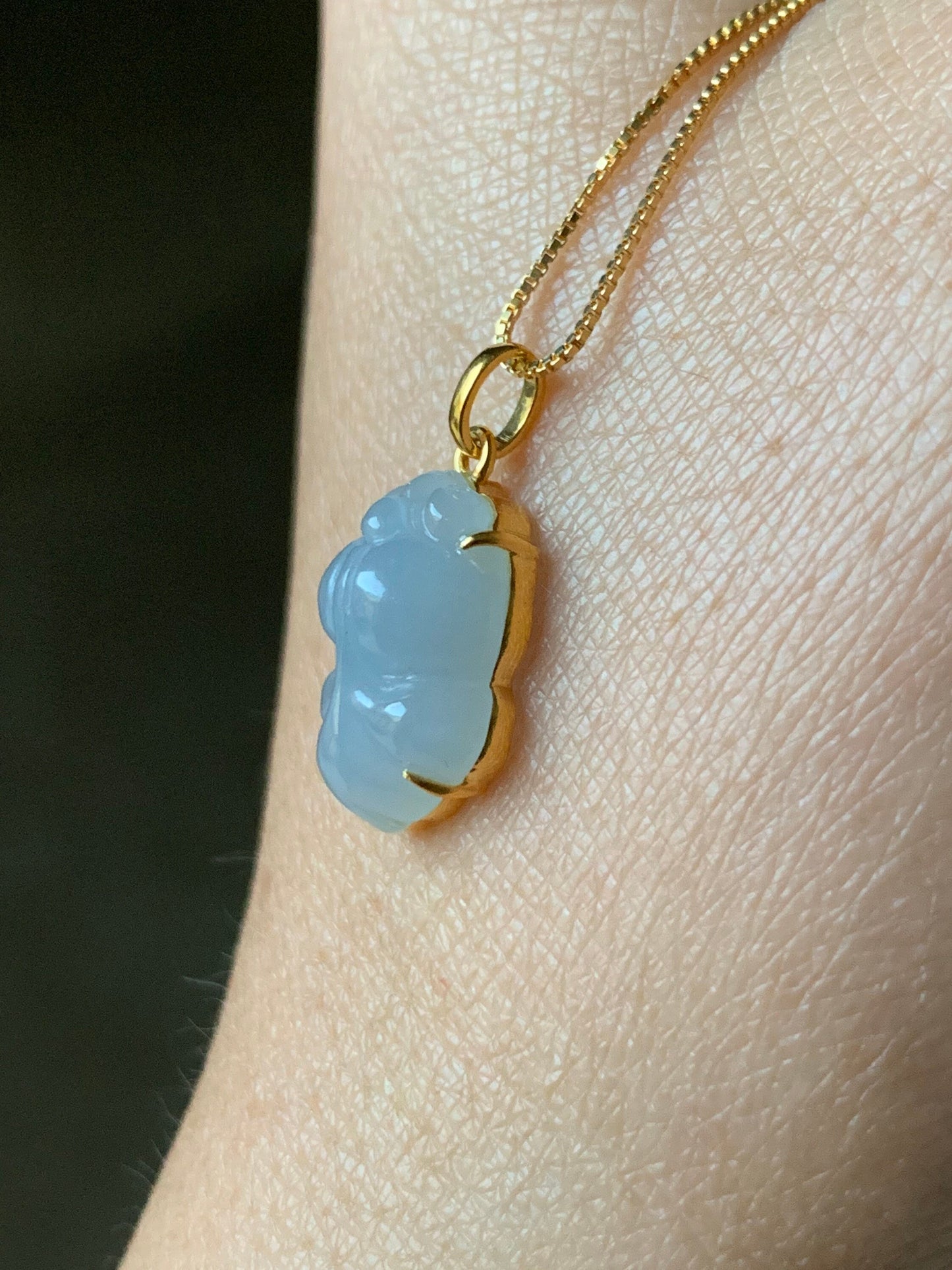 Certified Natural Burmese Icy Translucent & Gelatinous Purple Jadeite Carved Pudgy Goldfish Pendant 18K Yellow Gold 天然缅甸冰胶玛瑙底冰紫翡翠胖头金鱼镶嵌吊坠