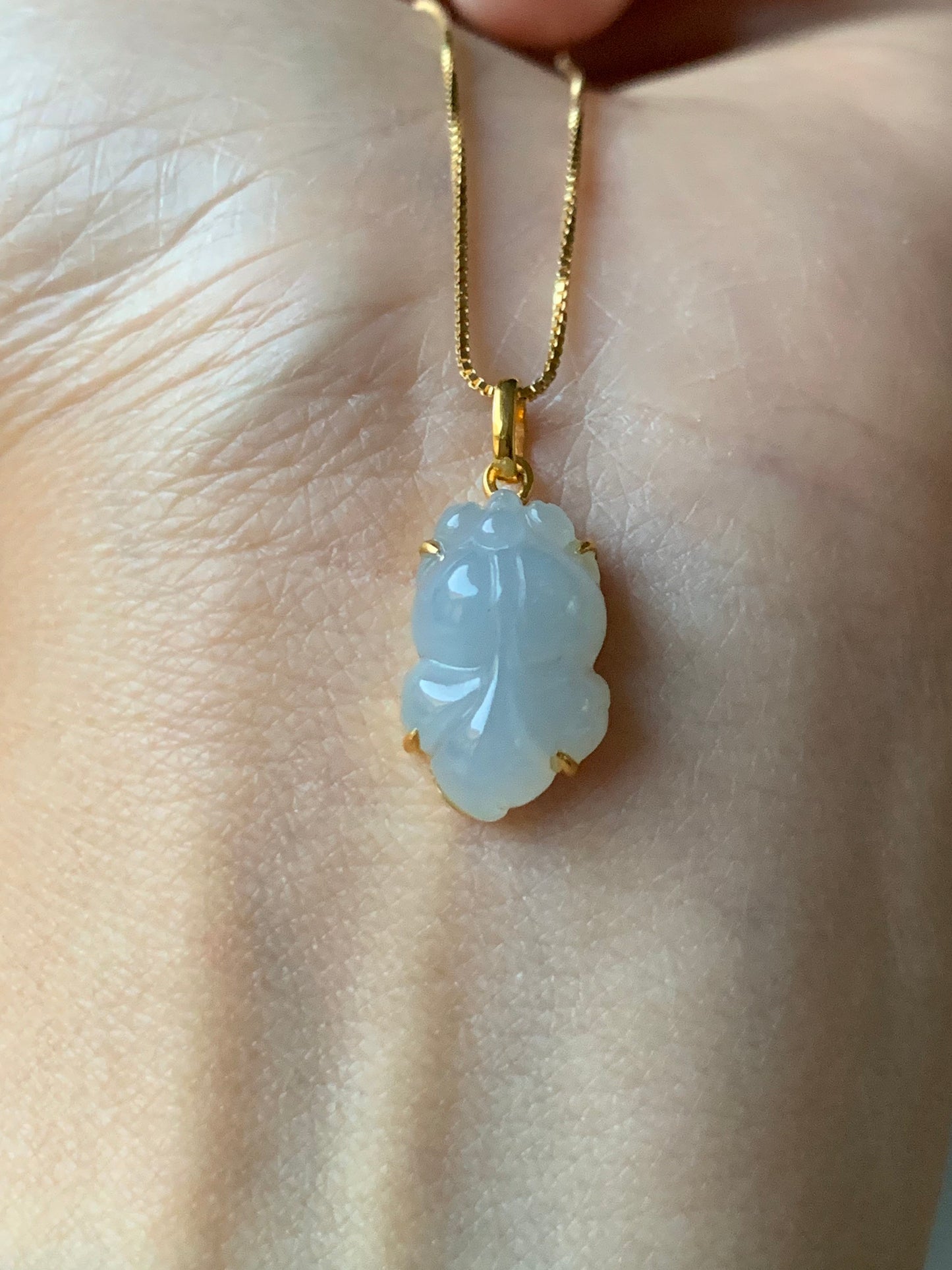 Certified Natural Burmese Icy Translucent & Gelatinous Purple Jadeite Carved Pudgy Goldfish Pendant 18K Yellow Gold 天然缅甸冰胶玛瑙底冰紫翡翠胖头金鱼镶嵌吊坠