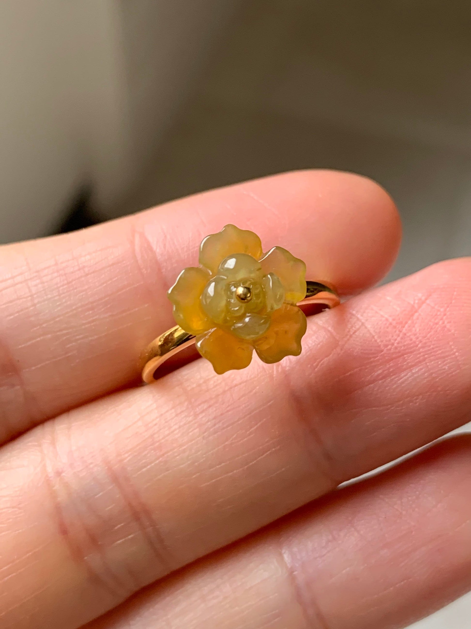 Certified Natural Burmese Premium Highly Translucent Rich Yellow Jadeite Carved Lotus Flower Ring 18K Yellow Gold size 7 天然缅甸正冰黄翡莲花镶嵌戒指
