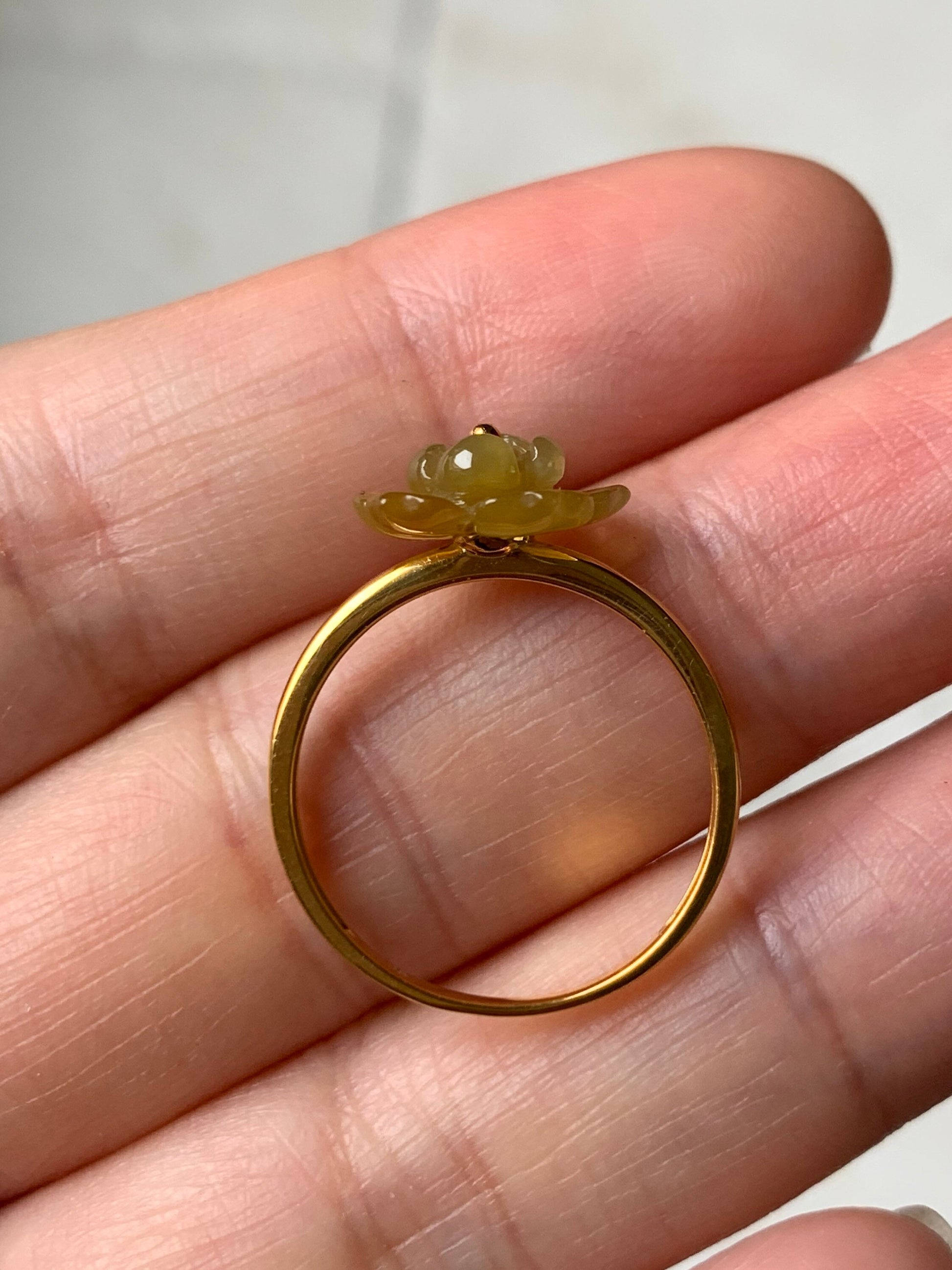 Certified Natural Burmese Premium Highly Translucent Rich Yellow Jadeite Carved Lotus Flower Ring 18K Yellow Gold size 7 天然缅甸正冰黄翡莲花镶嵌戒指