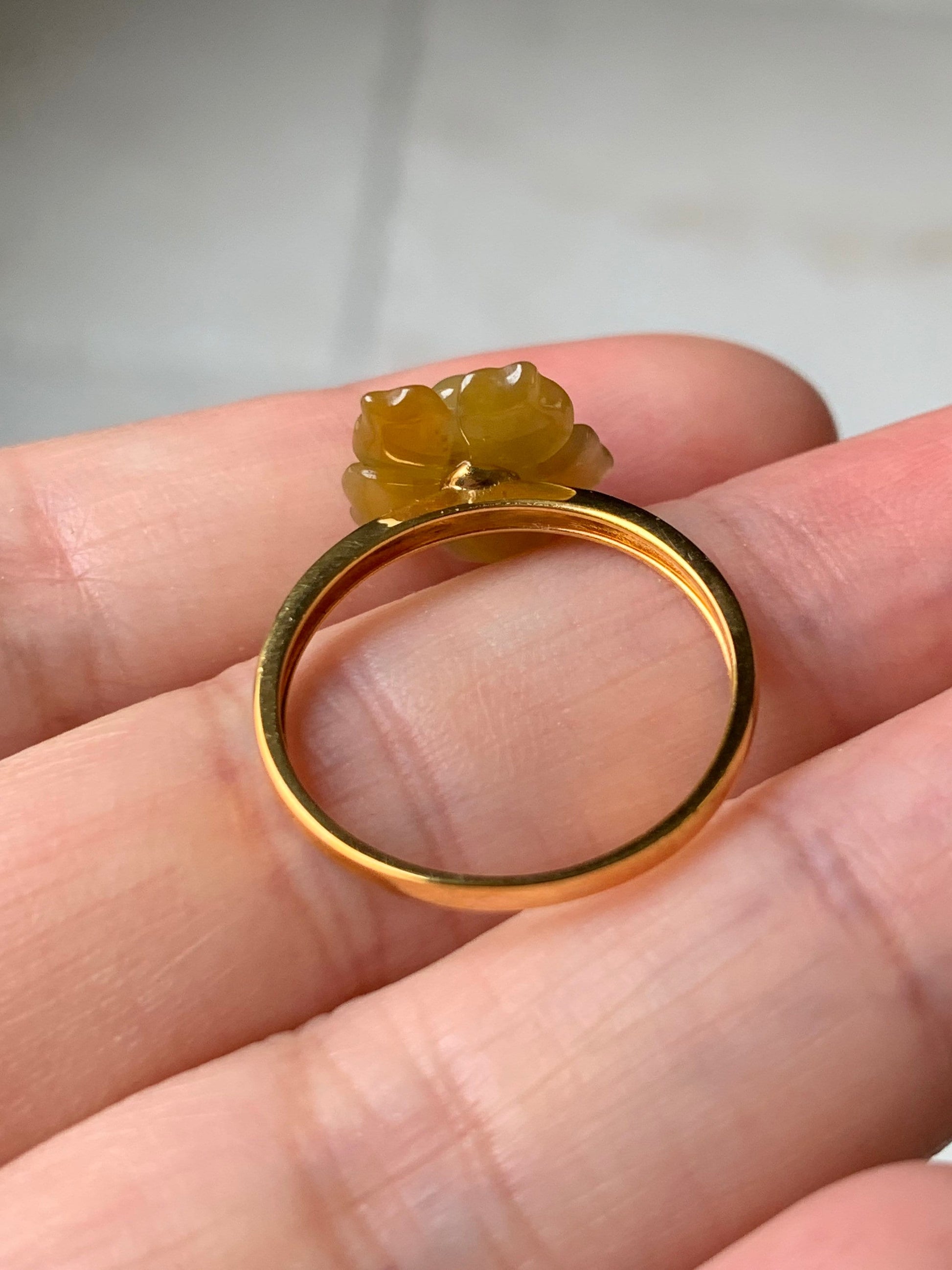 Certified Natural Burmese Premium Highly Translucent Rich Yellow Jadeite Carved Lotus Flower Ring 18K Yellow Gold size 7 天然缅甸正冰黄翡莲花镶嵌戒指