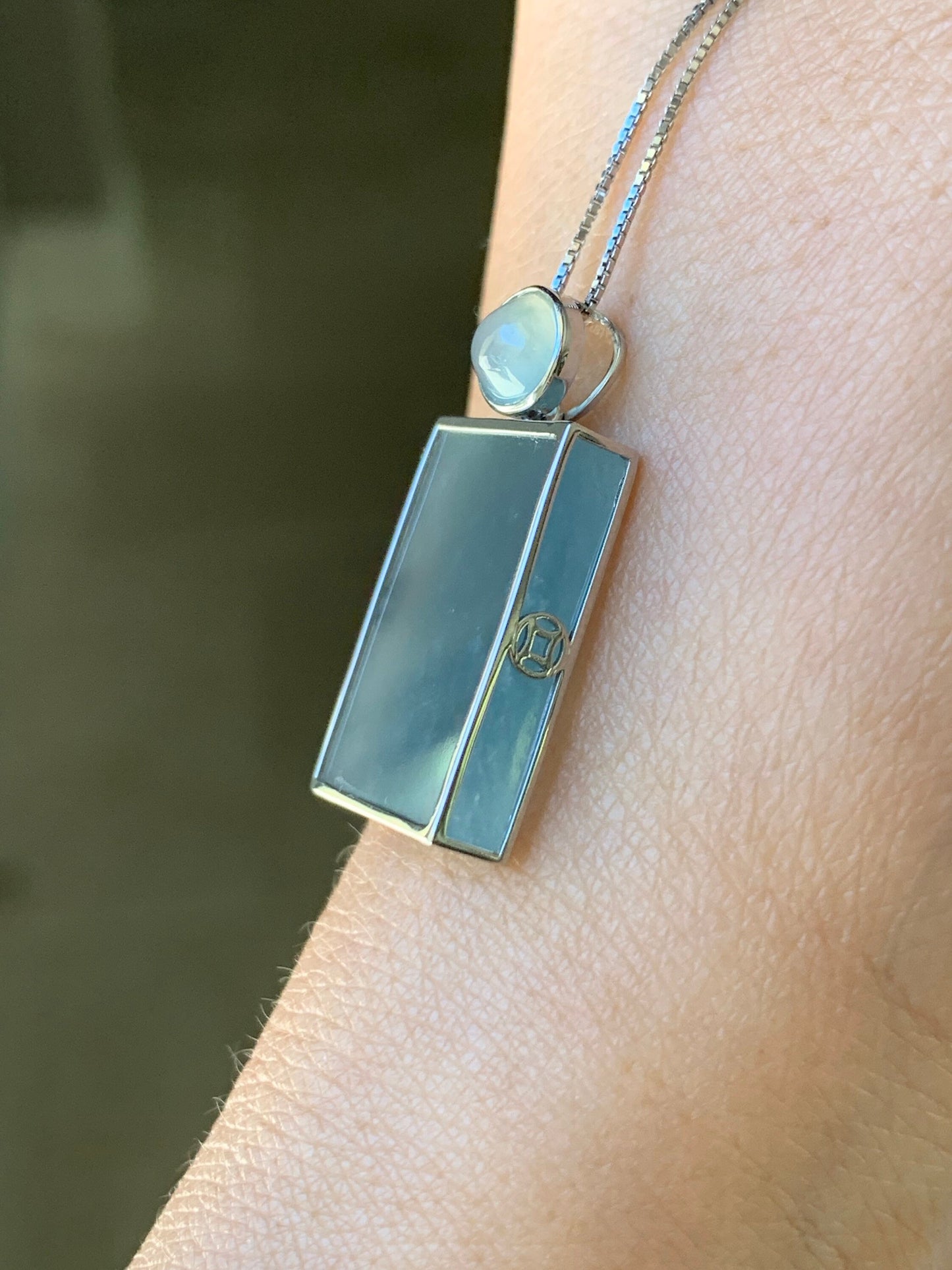 Certified Natural Guatemalan Blue Jadeite Wu Shi Pai Pendant 18K White Gold 天然高危冰蓝翡翠设计款镶嵌无事牌吊坠