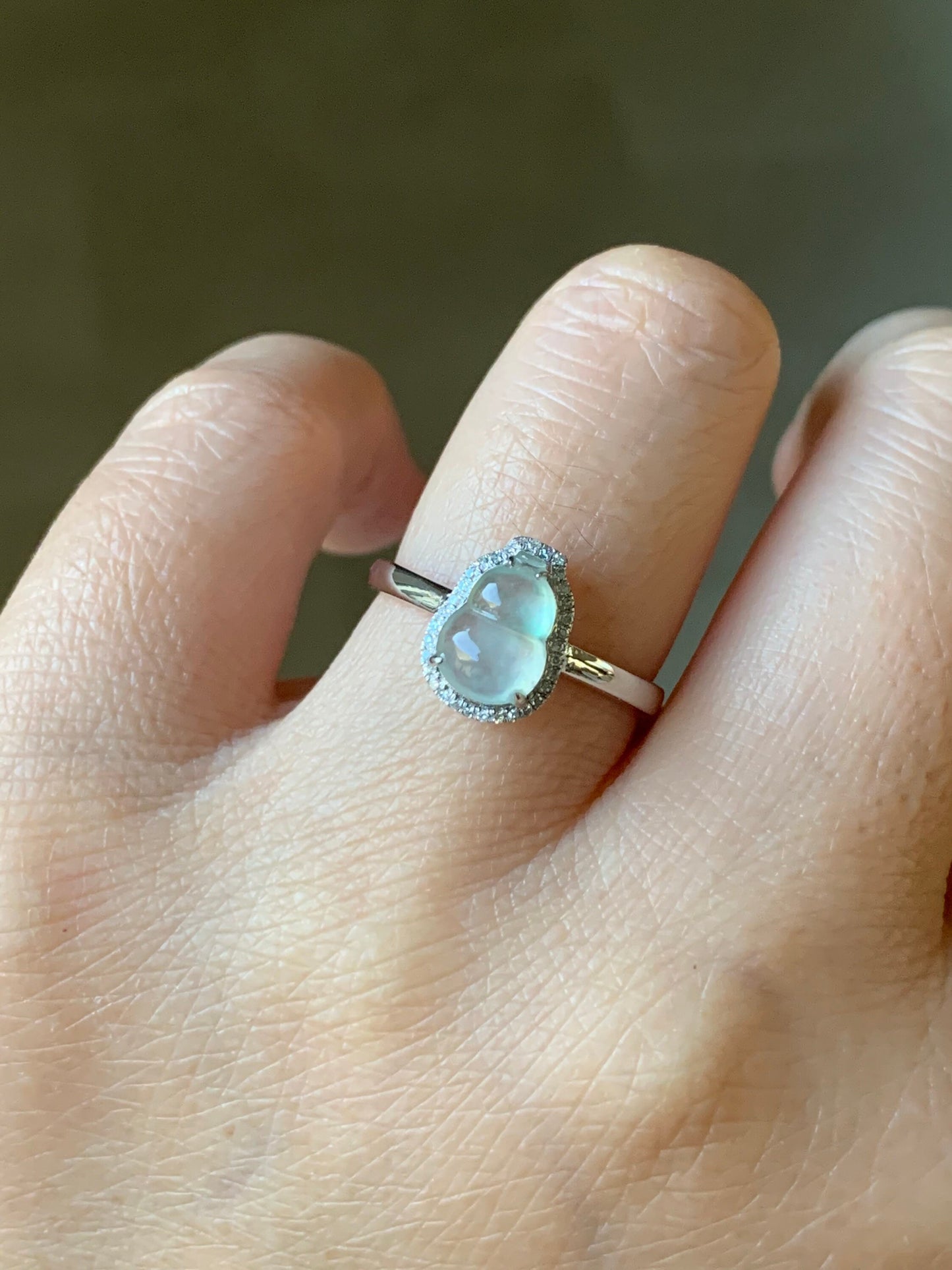 Certified Natural Burmese Premium Highly Translucent Jadeite Hulu Gourd Ring 18K White Gold & Diamonds Sz 7 天然缅甸正冰起光起钢白冰葫芦钻石镶嵌戒指