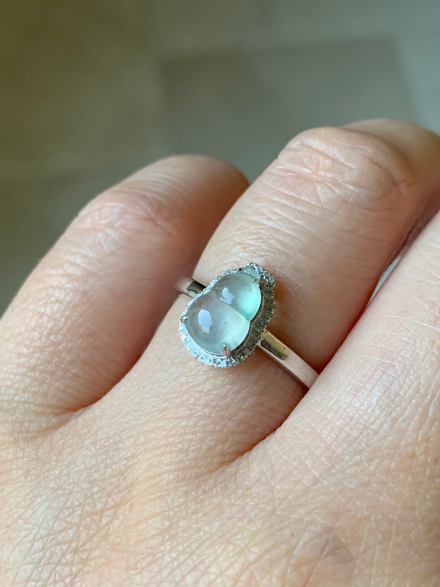 Certified Natural Burmese Premium Highly Translucent Jadeite Hulu Gourd Ring 18K White Gold & Diamonds Sz 7 天然缅甸正冰起光起钢白冰葫芦钻石镶嵌戒指