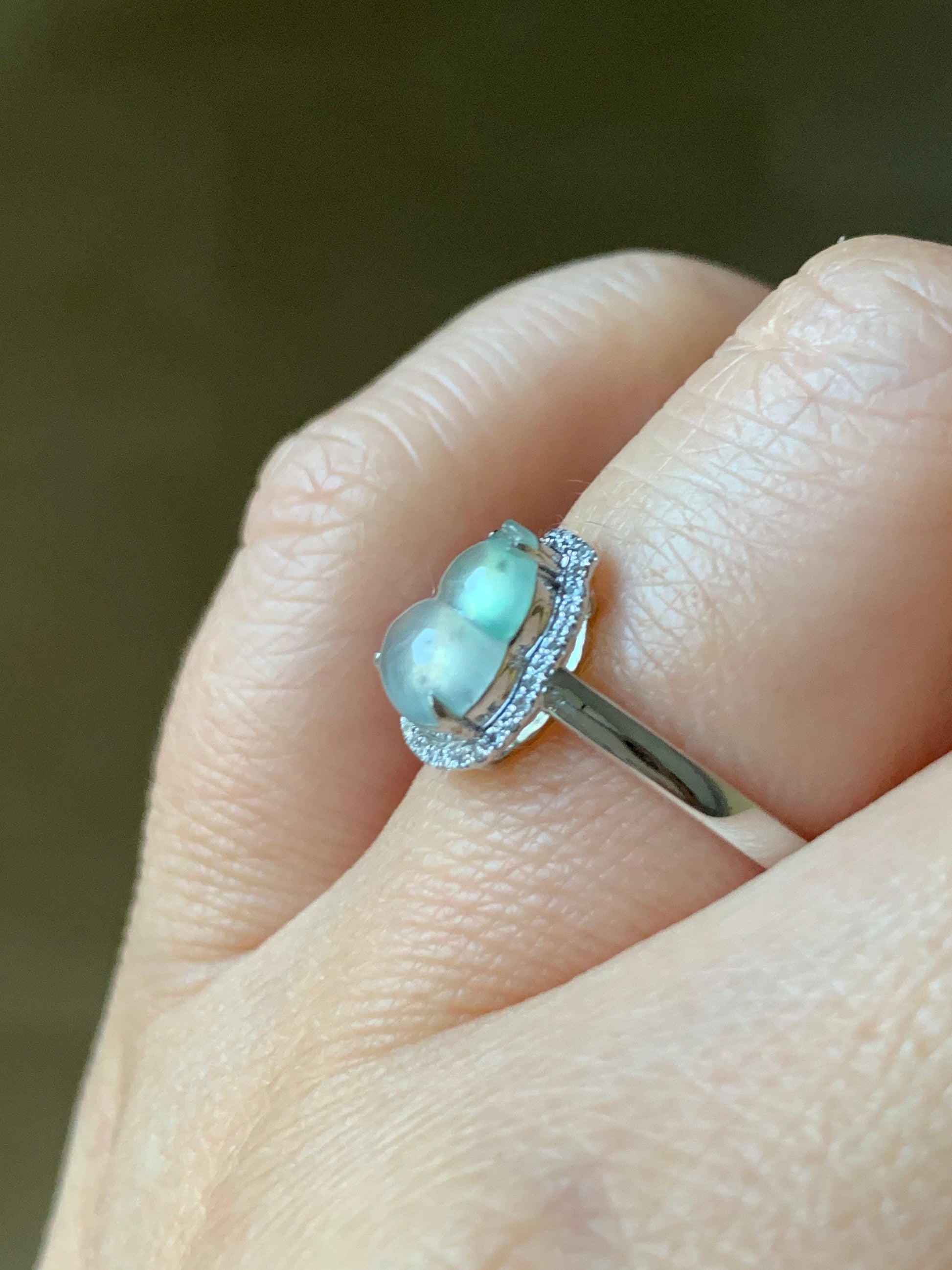 Certified Natural Burmese Premium Highly Translucent Jadeite Hulu Gourd Ring 18K White Gold & Diamonds Sz 7 天然缅甸正冰起光起钢白冰葫芦钻石镶嵌戒指