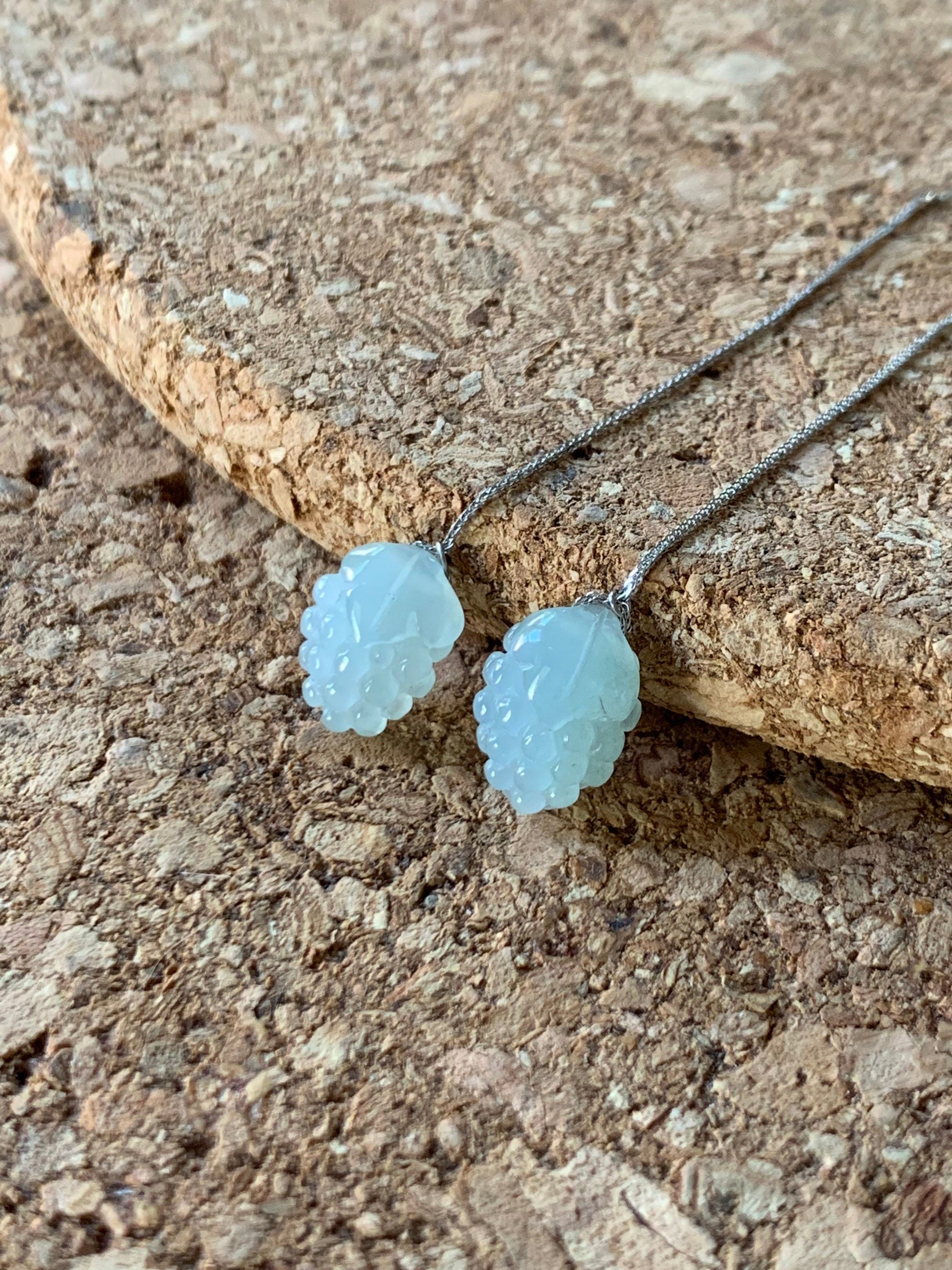 Natural Burmese Translucent Icy Jadeite Carved Grapes Threader Earrings 18K White Gold 天然缅甸冰胶翡翠葡萄18K金耳线