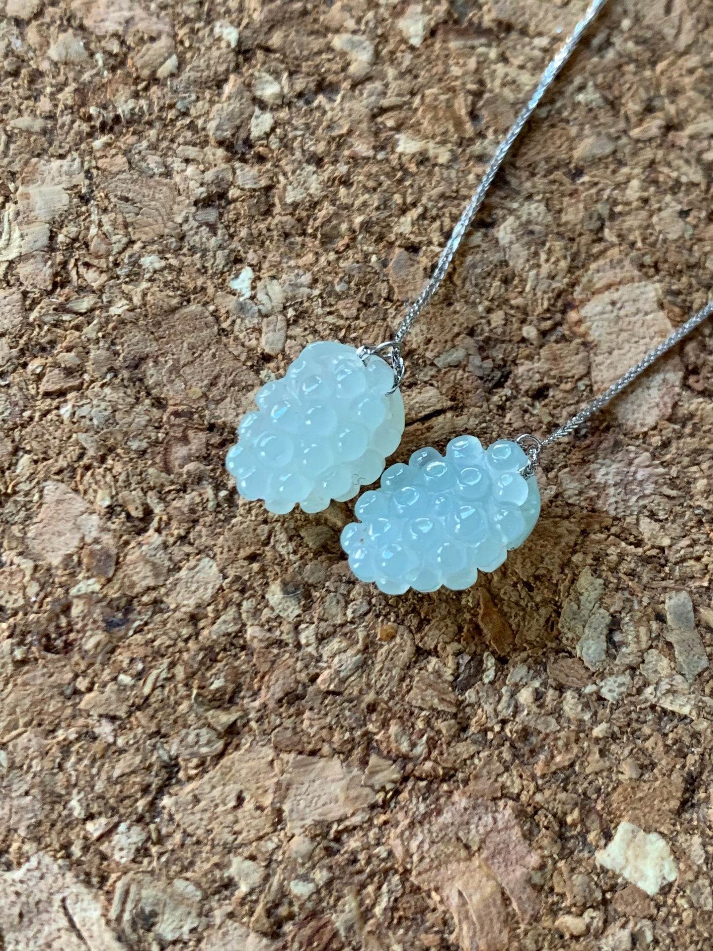 Natural Burmese Translucent Icy Jadeite Carved Grapes Threader Earrings 18K White Gold 天然缅甸冰胶翡翠葡萄18K金耳线