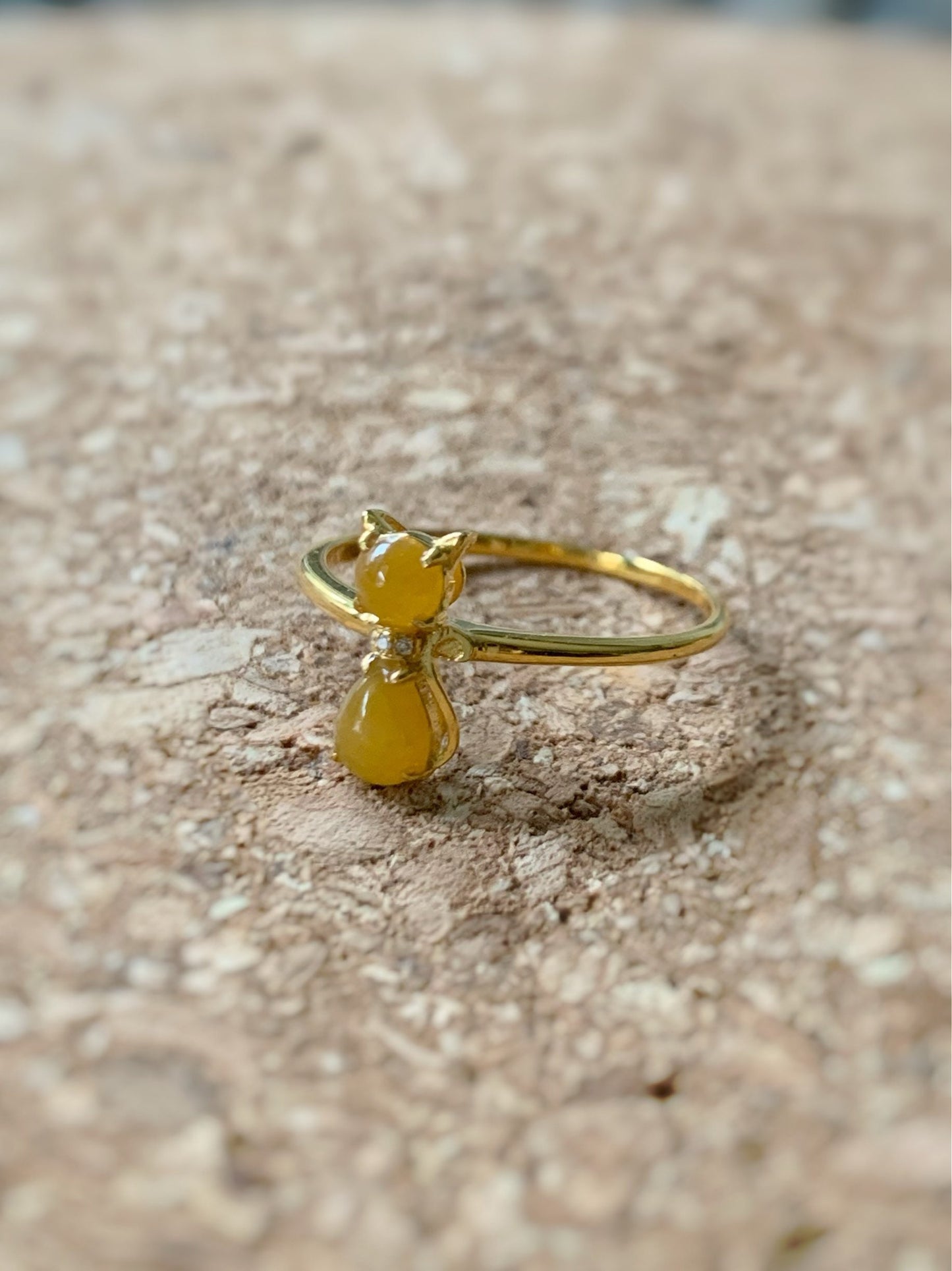 Certified Natural Burmese Premium Icy Yellow or Green Jadeite Kitty Cat Ring 18K Yellow or White Gold & Diamonds size 7 天然缅甸冰黄冰绿翡翠猫咪镶嵌戒指