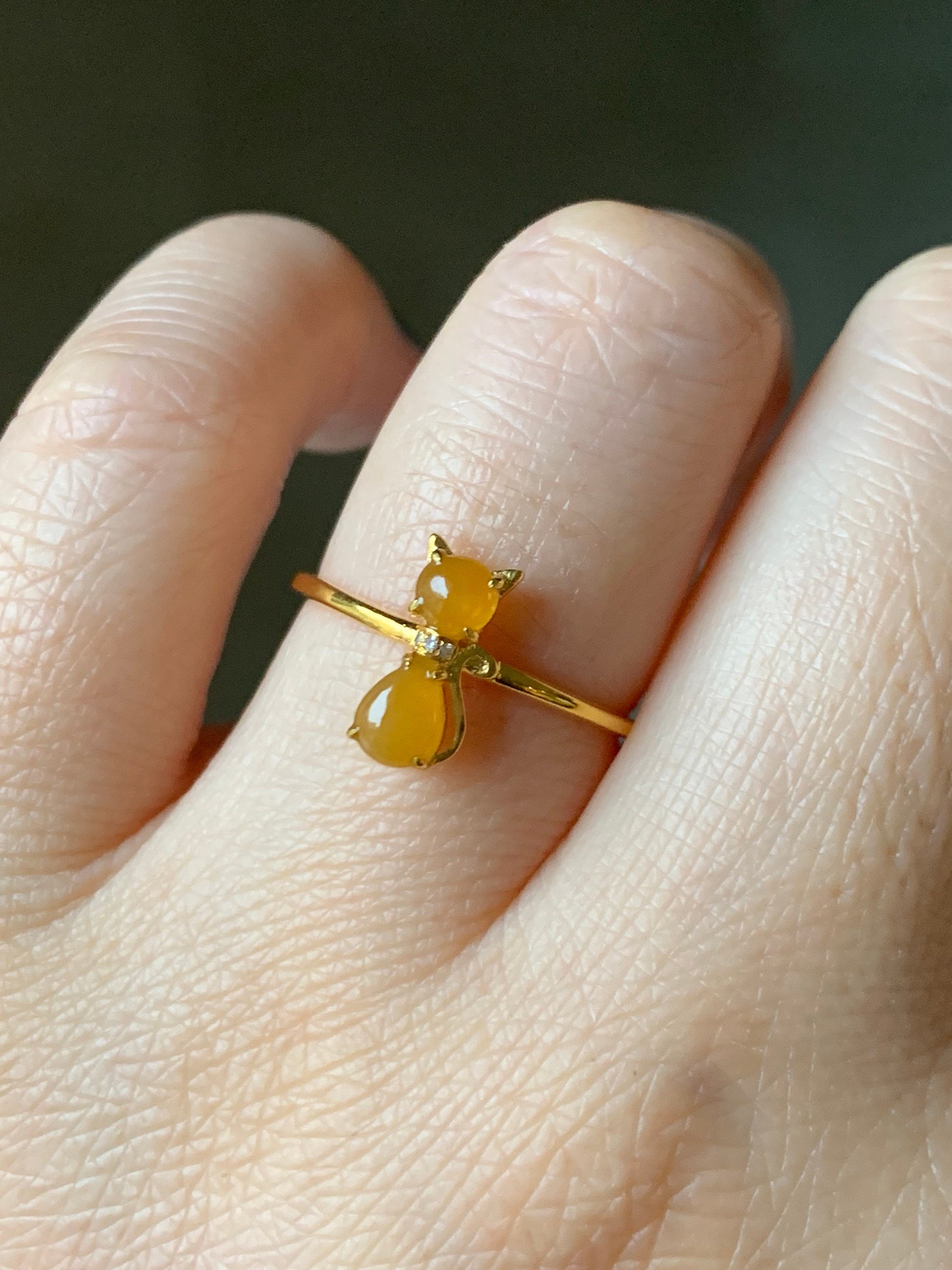 Certified Natural Burmese Premium Icy Yellow or Green Jadeite Kitty Cat Ring 18K Yellow or White Gold & Diamonds size 7 天然缅甸冰黄冰绿翡翠猫咪镶嵌戒指