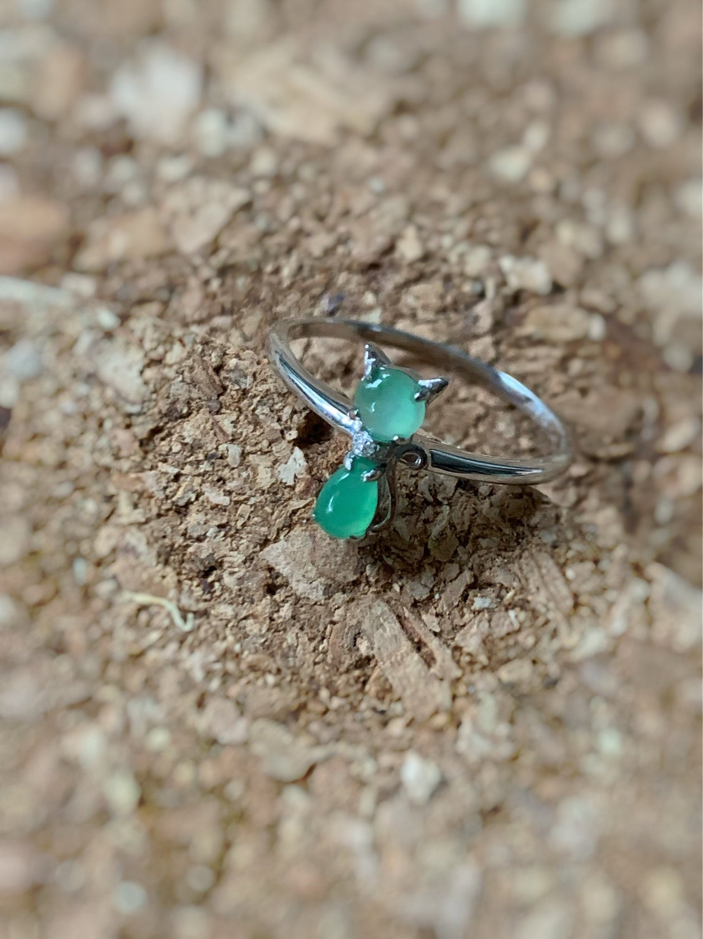 Certified Natural Burmese Premium Icy Yellow or Green Jadeite Kitty Cat Ring 18K Yellow or White Gold & Diamonds size 7 天然缅甸冰黄冰绿翡翠猫咪镶嵌戒指
