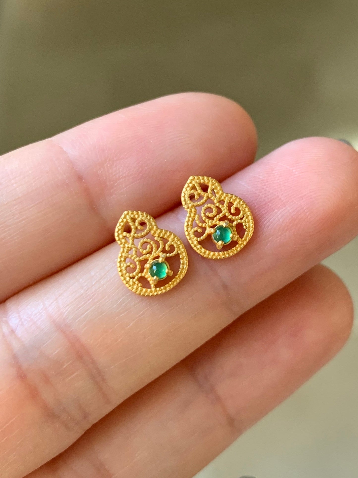 Natural Guatemalan Premium Icy Vibrant Green Jadeite Hulu/Gourd Stud Earrings S925 Silver Gold Satin Finish 天然高危冰绿翡翠葫芦银镶耳钉