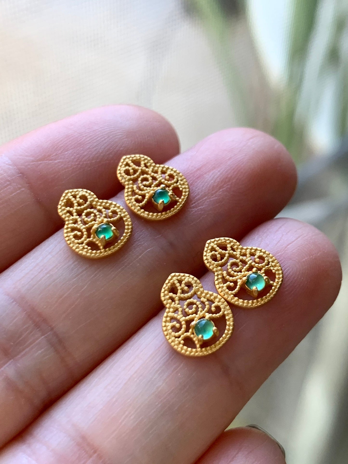 Natural Guatemalan Premium Icy Vibrant Green Jadeite Hulu/Gourd Stud Earrings S925 Silver Gold Satin Finish 天然高危冰绿翡翠葫芦银镶耳钉