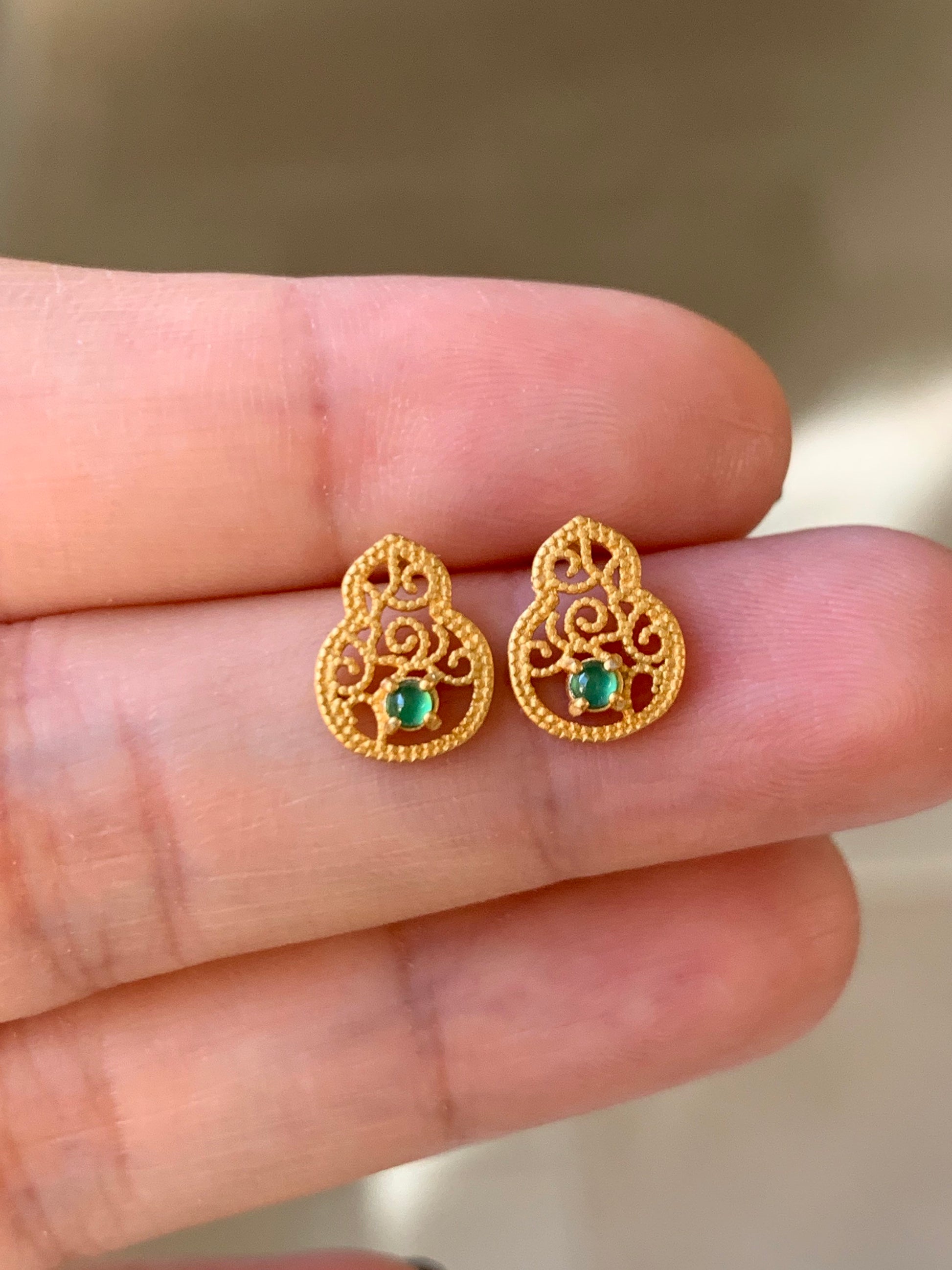 Natural Guatemalan Premium Icy Vibrant Green Jadeite Hulu/Gourd Stud Earrings S925 Silver Gold Satin Finish 天然高危冰绿翡翠葫芦银镶耳钉