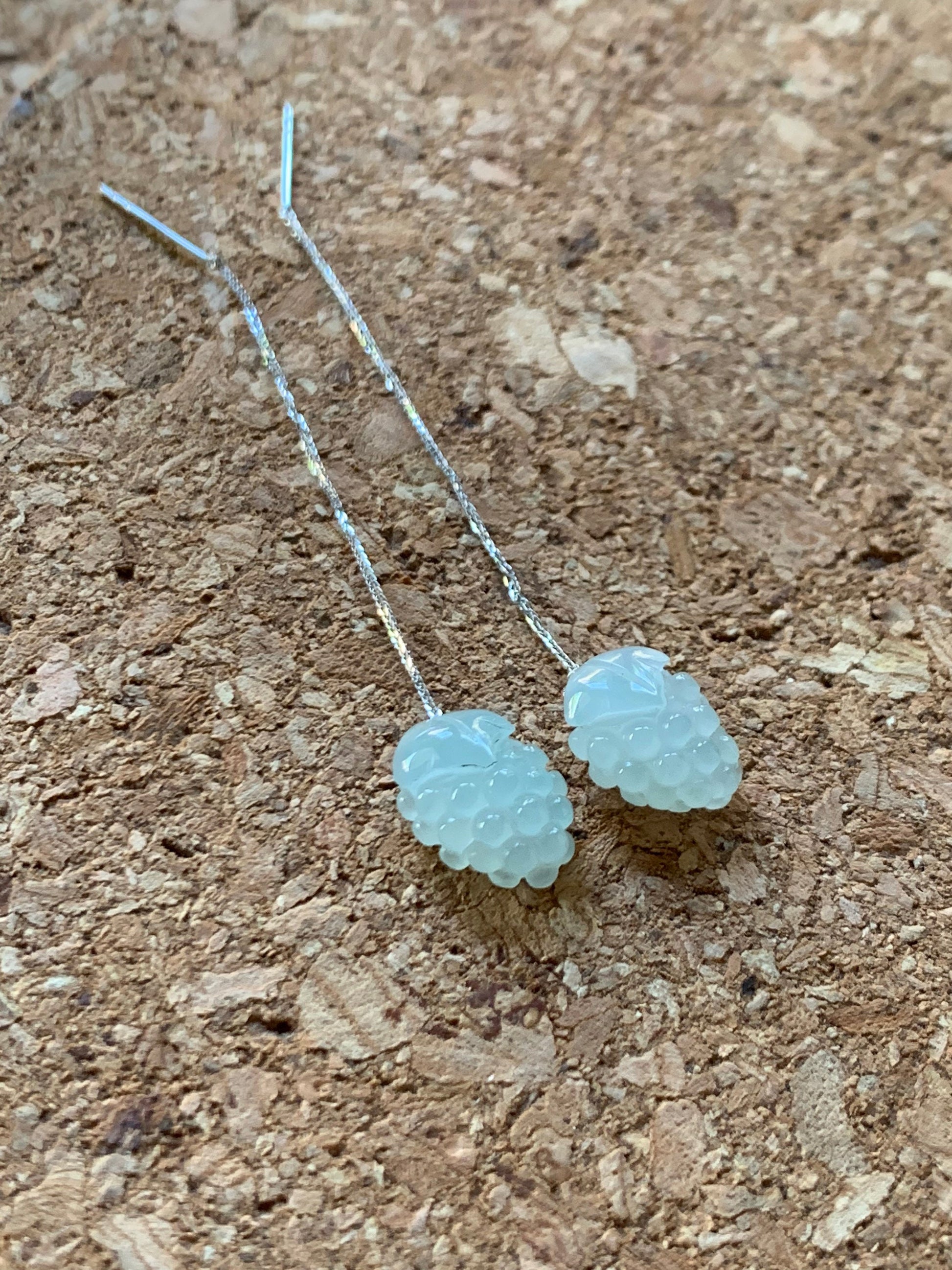 Natural Burmese Translucent Icy Jadeite Carved Grapes Threader Earrings 18K White Gold 天然缅甸冰胶翡翠葡萄18K金耳线