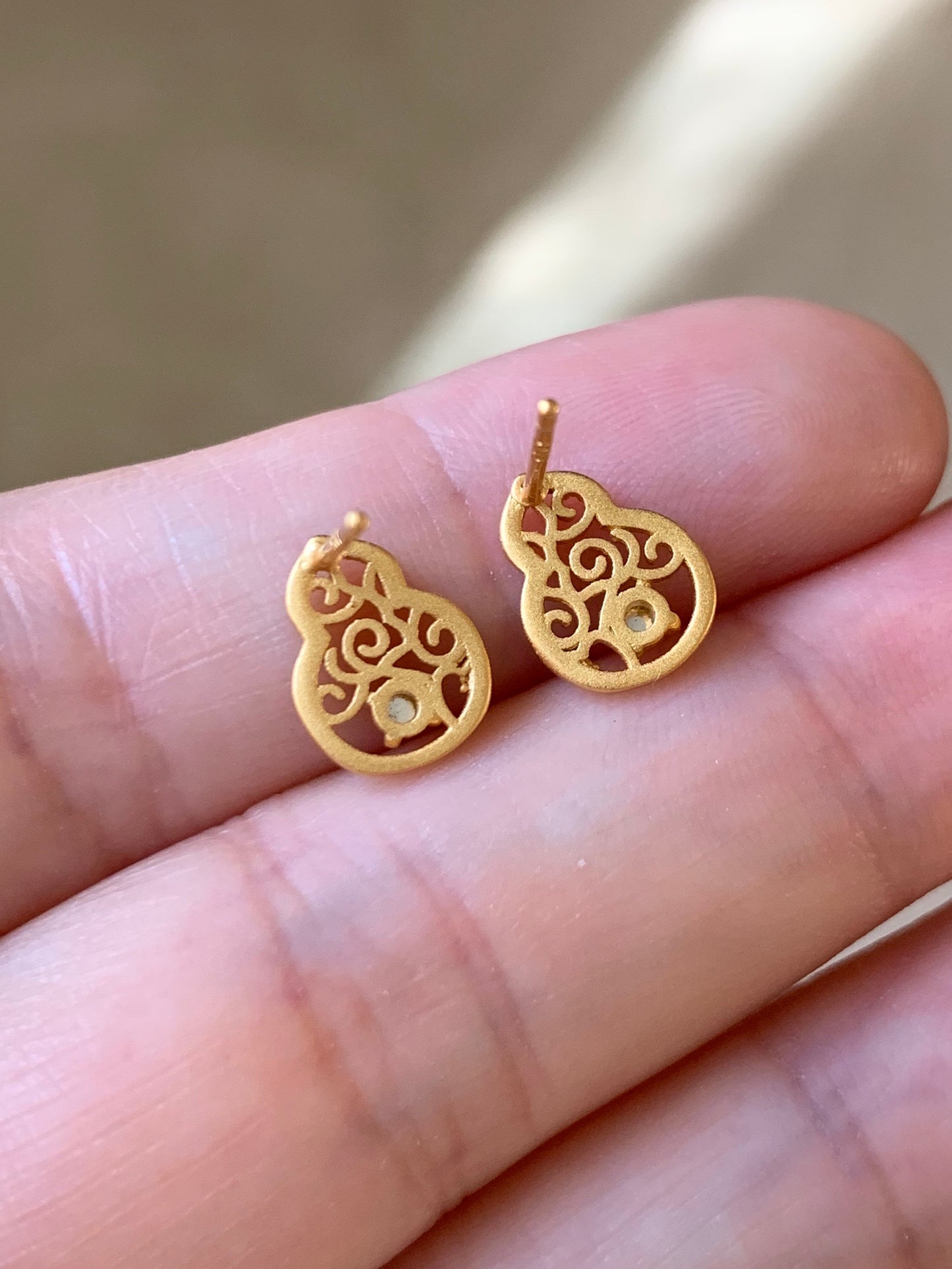 Natural Guatemalan Premium Icy Vibrant Green Jadeite Hulu/Gourd Stud Earrings S925 Silver Gold Satin Finish 天然高危冰绿翡翠葫芦银镶耳钉