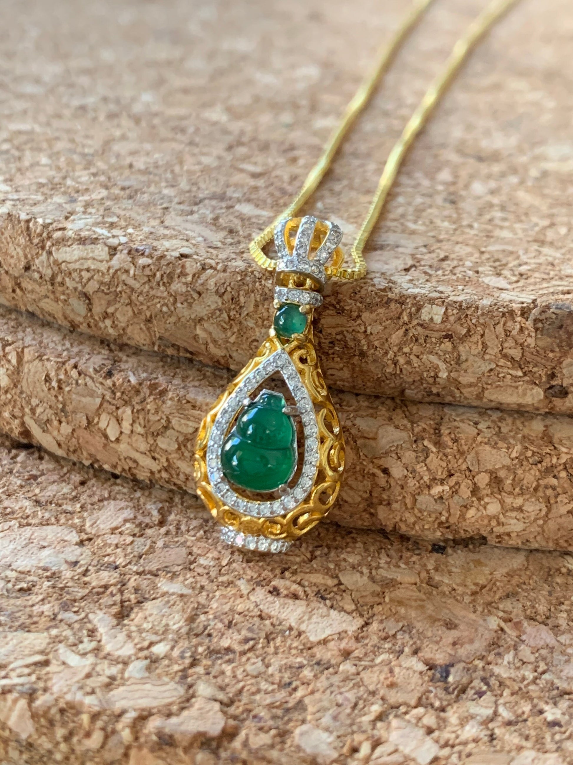 Natural Guatemalan Premium Vibrant Green Jadeite Hulu Gourd Pendant S925 Silver Yellow Gold Finish 天然老种高危冰绿翡翠葫芦镶嵌吊坠
