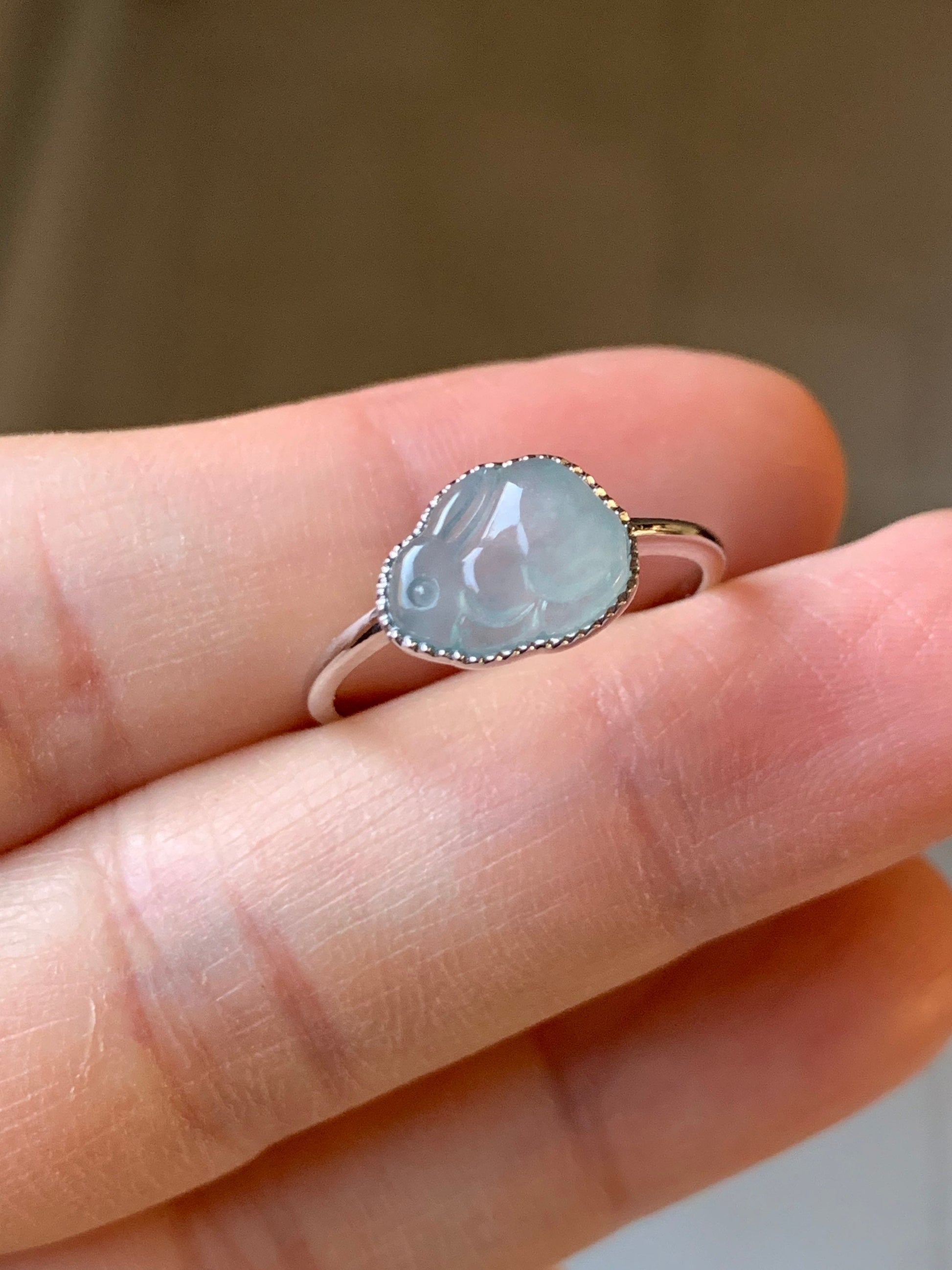 Certified Natural Guatemalan Highly Translucent Gelatinous Sky Blue Jadeite Bunny Rabbit Ring 18K White Gold Sz 7 天然冰危天空蓝翡翠小兔镶嵌戒指 1090