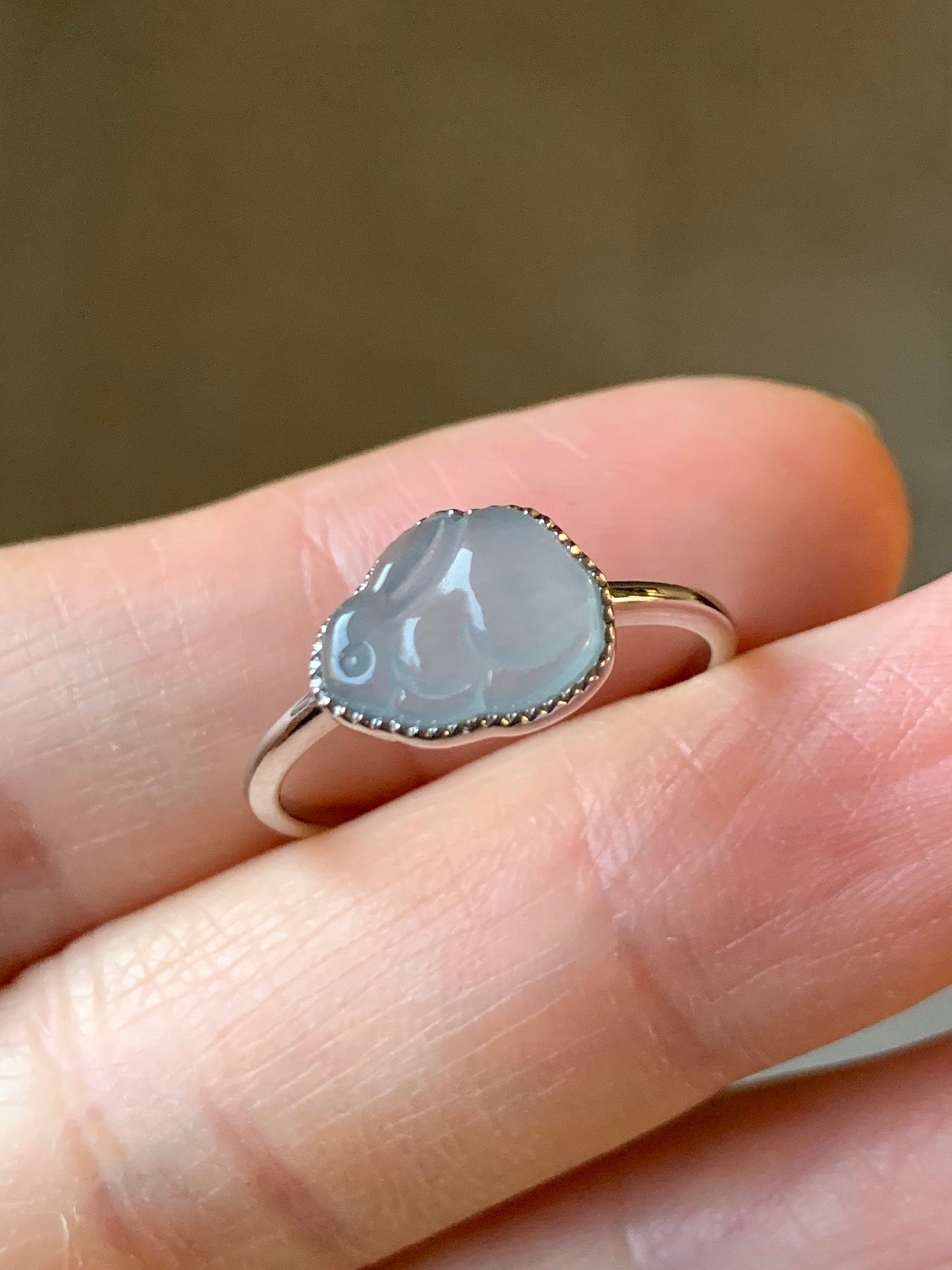 Certified Natural Guatemalan Highly Translucent Gelatinous Sky Blue Jadeite Bunny Rabbit Ring 18K White Gold Sz 7 天然冰危天空蓝翡翠小兔镶嵌戒指 1089