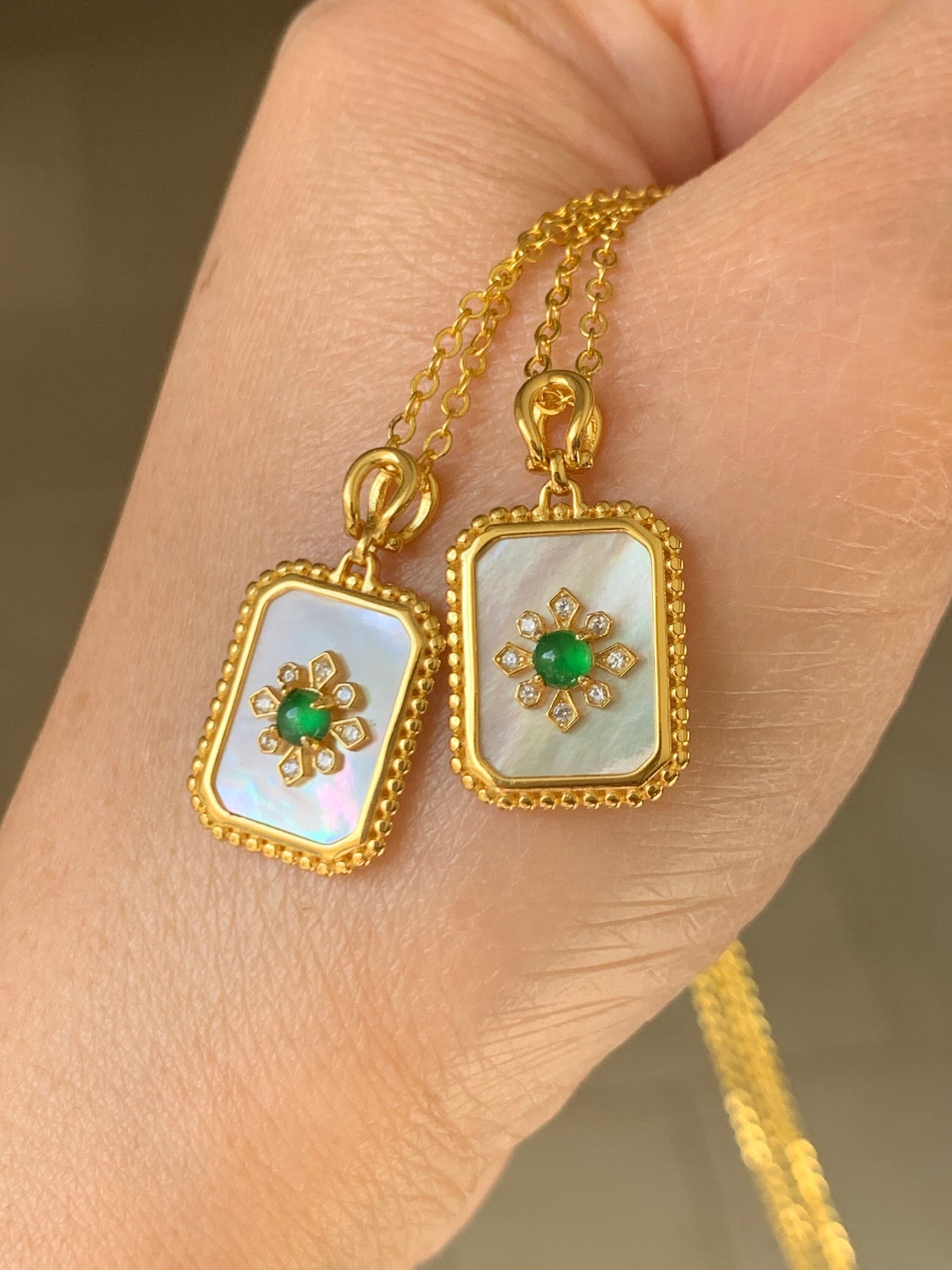 Natural Guatemalan Premium Vibrant Green Jadeite Mother of Pearl Pendant S925 Silver w/ Chain 17” 天然冰危绿翡翠贝母银镶吊坠