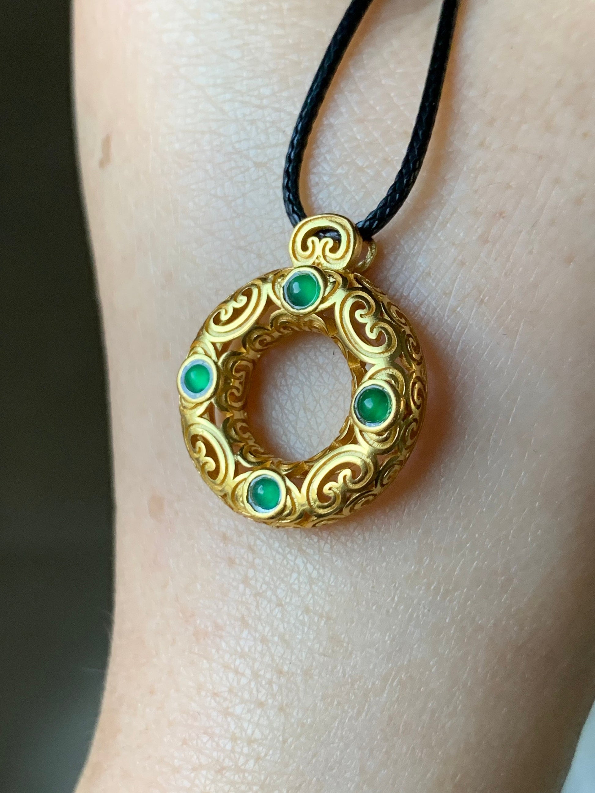 Natural Guatemalan Premium Vibrant Green Jadeite Ping An Kou Pendant S925 Silver Yellow Gold Finish w/ Chain 天然高冰危绿翡翠银镶平安扣吊坠套链