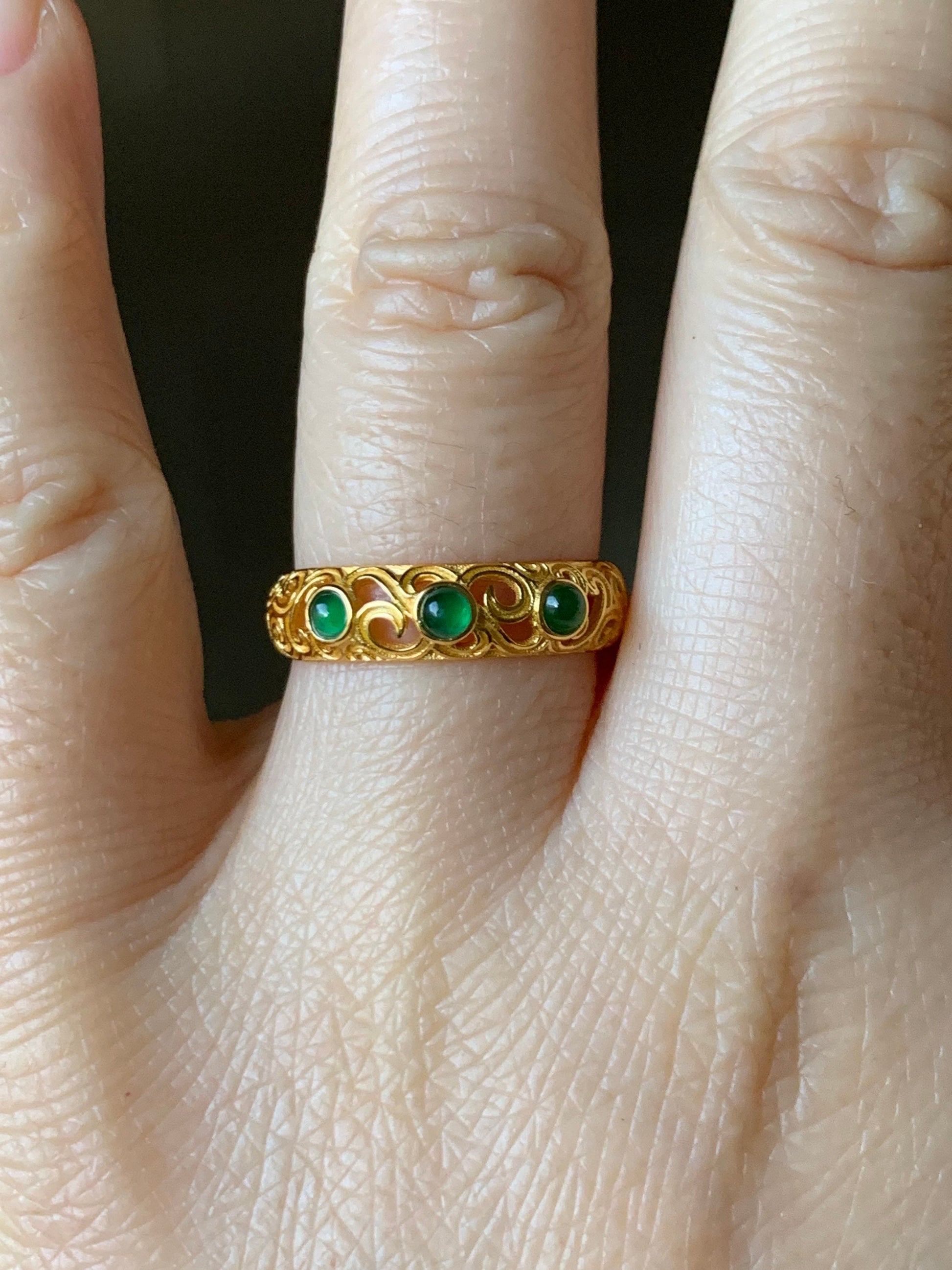 Natural Guatemalan Premium Vibrant Green Jadeite 3-Stone Band Ring S925 Silver Yellow Gold Finish 天然高冰危绿翡翠银镶戒指 WLS70
