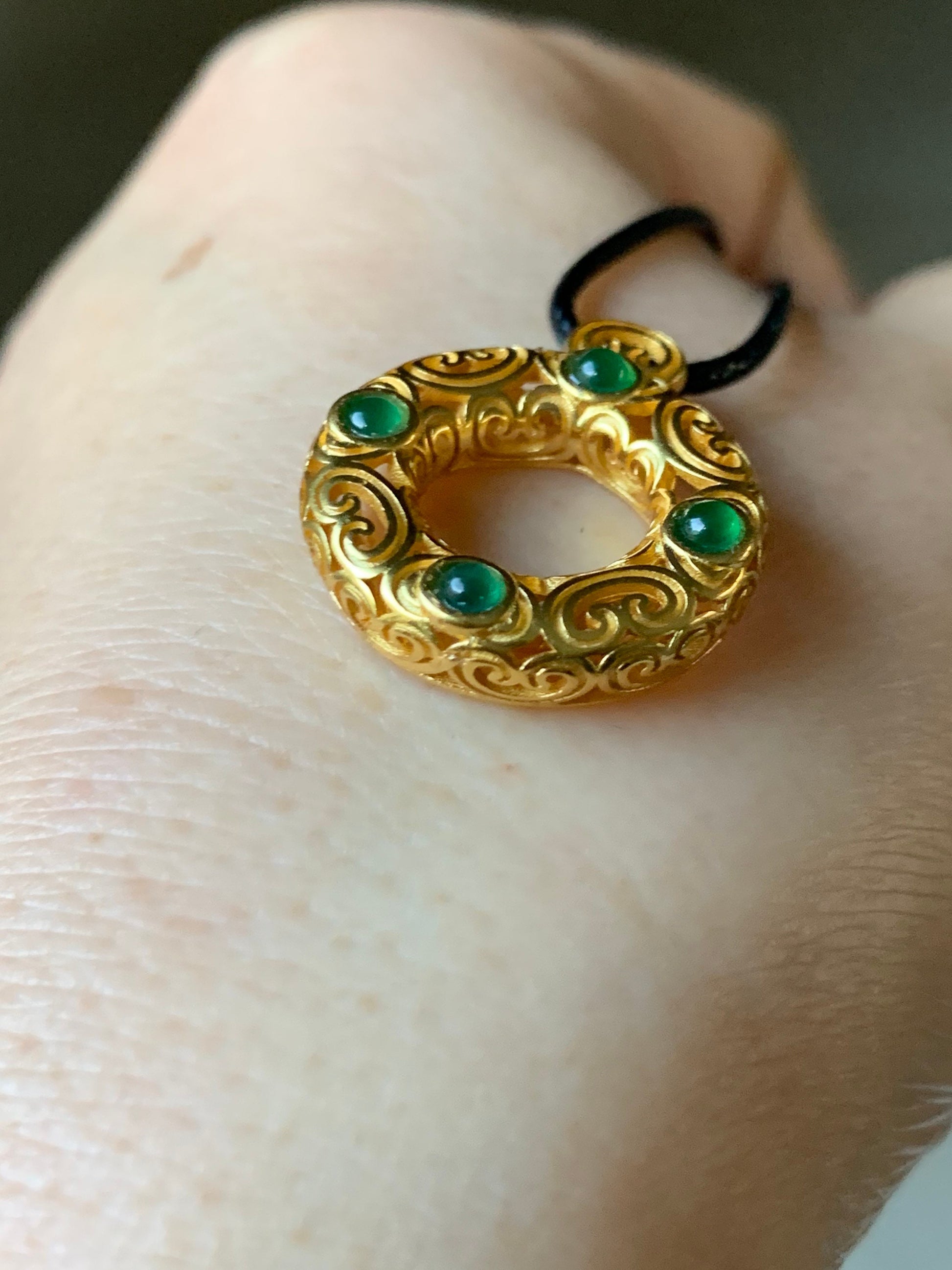 Natural Guatemalan Premium Vibrant Green Jadeite Ping An Kou Pendant S925 Silver Yellow Gold Finish w/ Chain 天然高冰危绿翡翠银镶平安扣吊坠套链