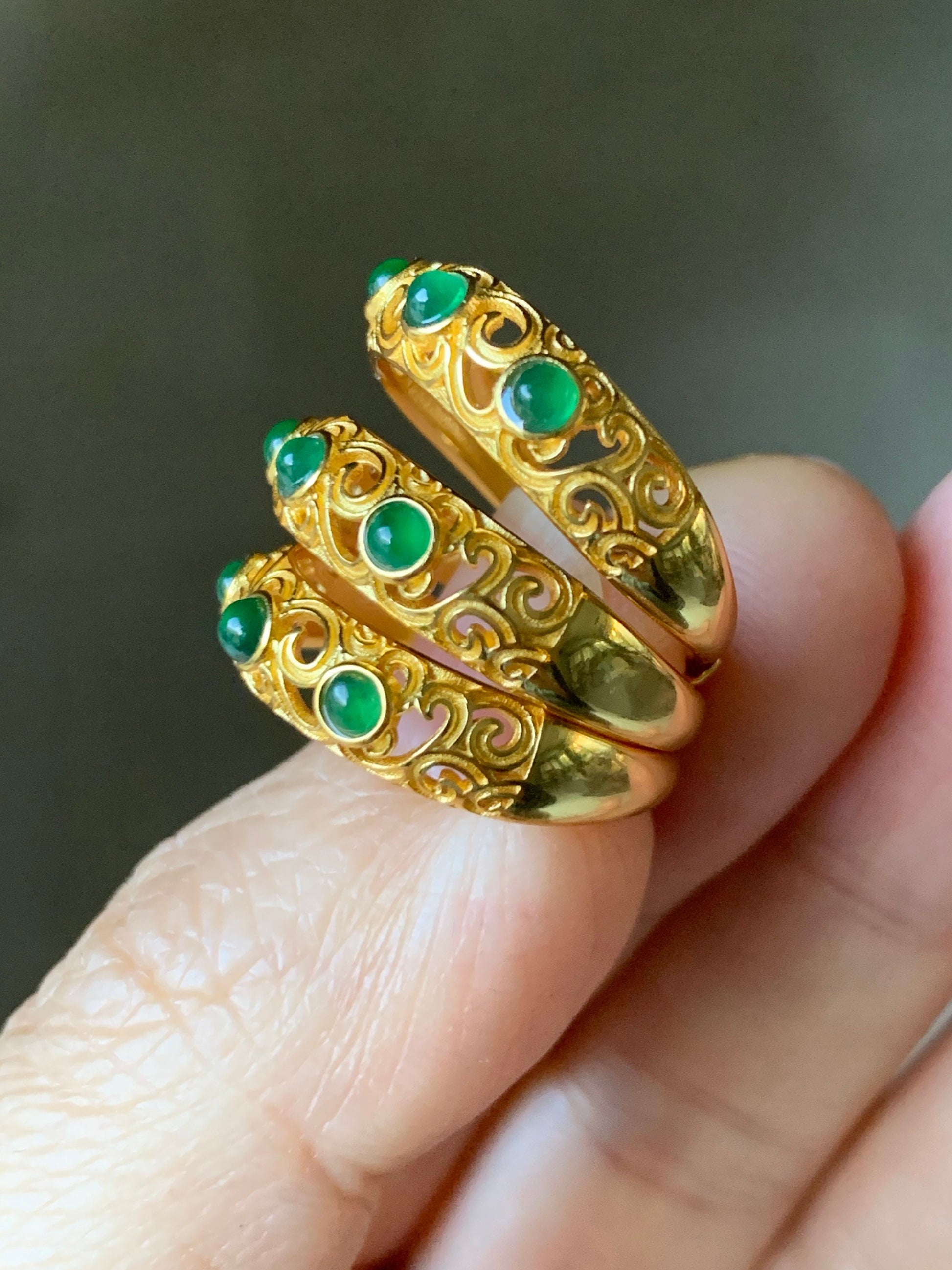 Natural Guatemalan Premium Vibrant Green Jadeite 3-Stone Band Ring S925 Silver Yellow Gold Finish 天然高冰危绿翡翠银镶戒指 WLS70