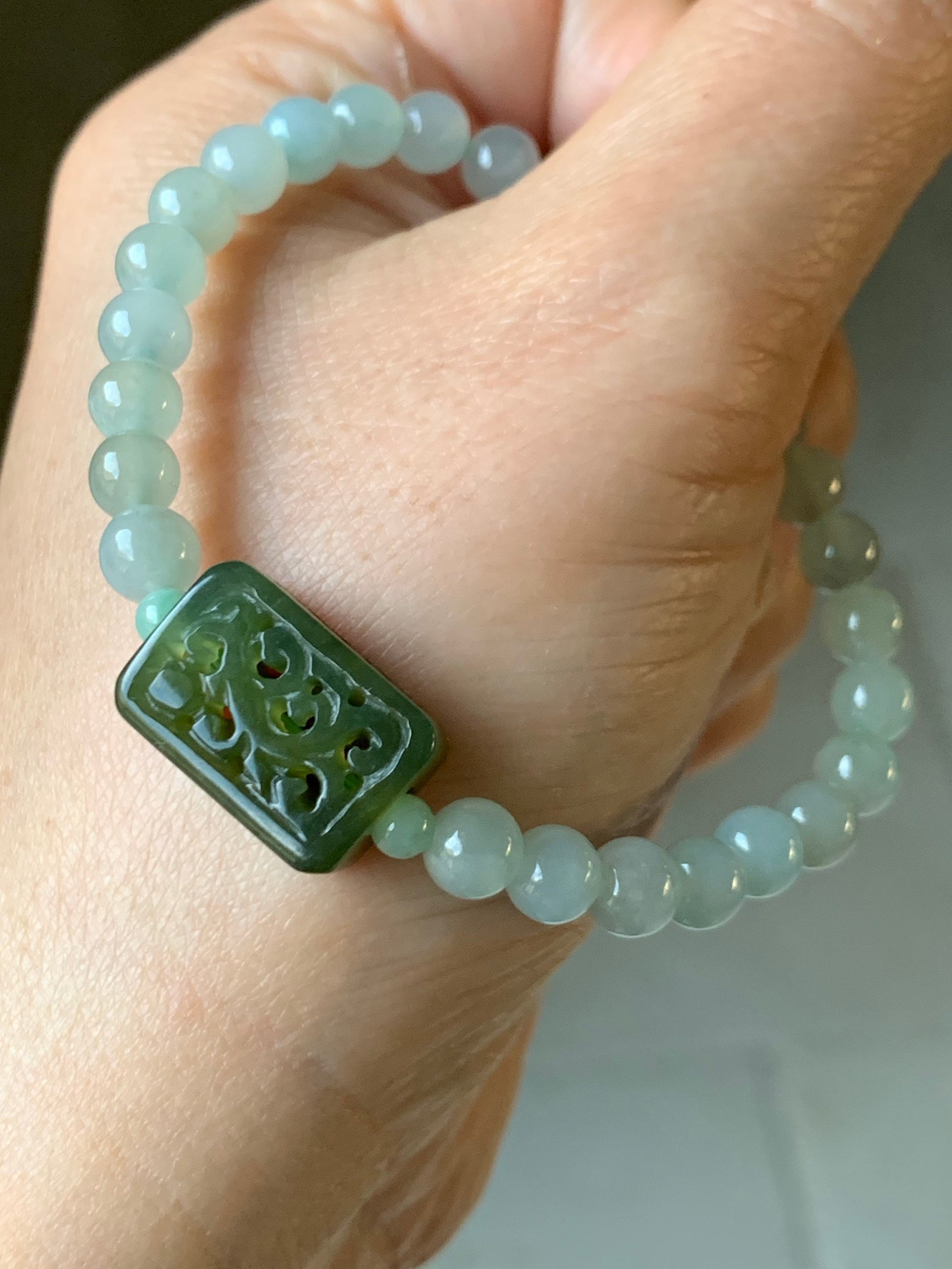Natural Burmese Icy Translucent Gelatinous Light Green Jadeite Olive Green Rectangle Jadeite Engraved Bead Beaded Bracelet 7” 天然缅甸冰晴绿翡翠手牌手串