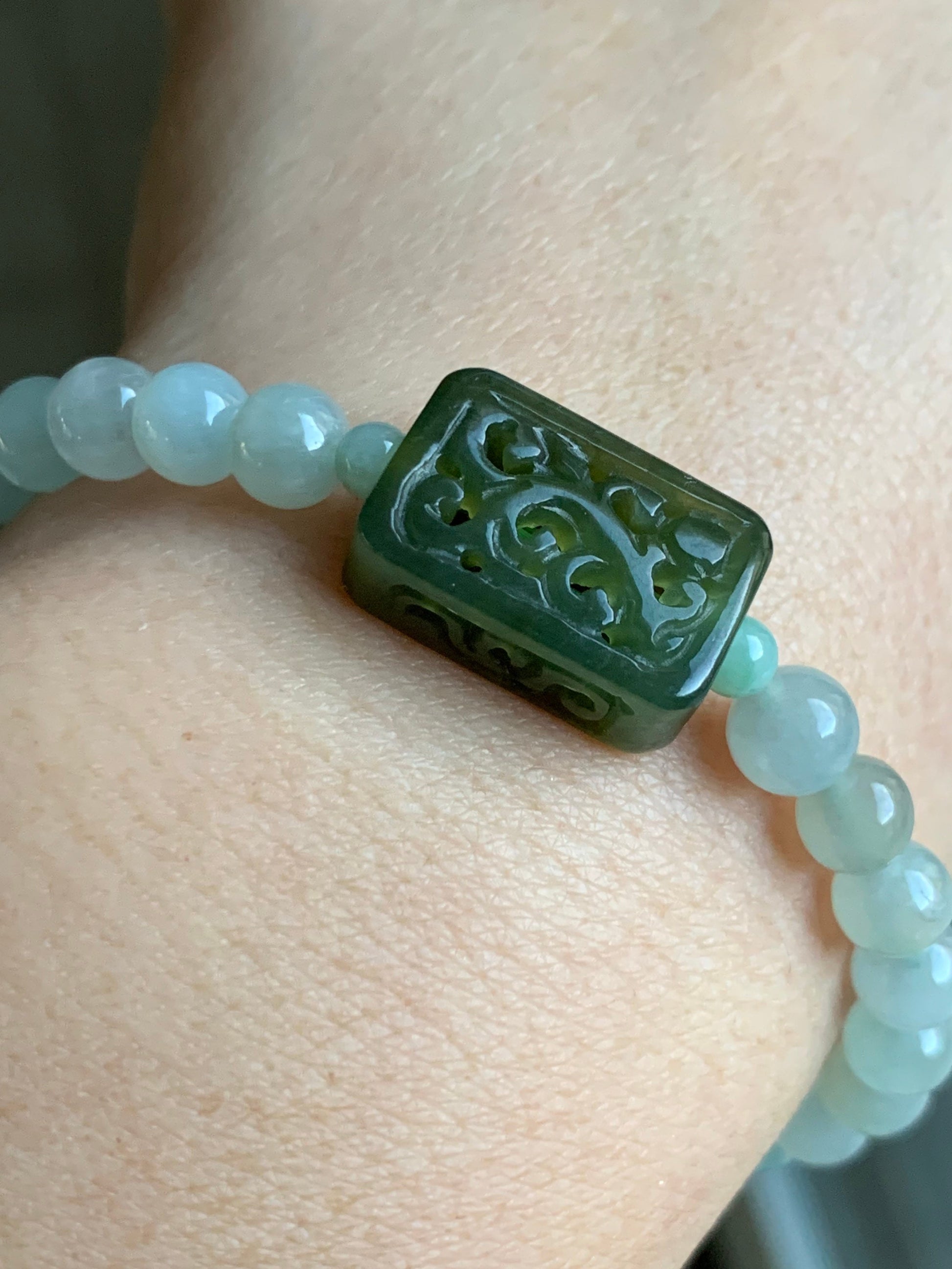 Natural Burmese Icy Translucent Gelatinous Light Green Jadeite Olive Green Rectangle Jadeite Engraved Bead Beaded Bracelet 7” 天然缅甸冰晴绿翡翠手牌手串