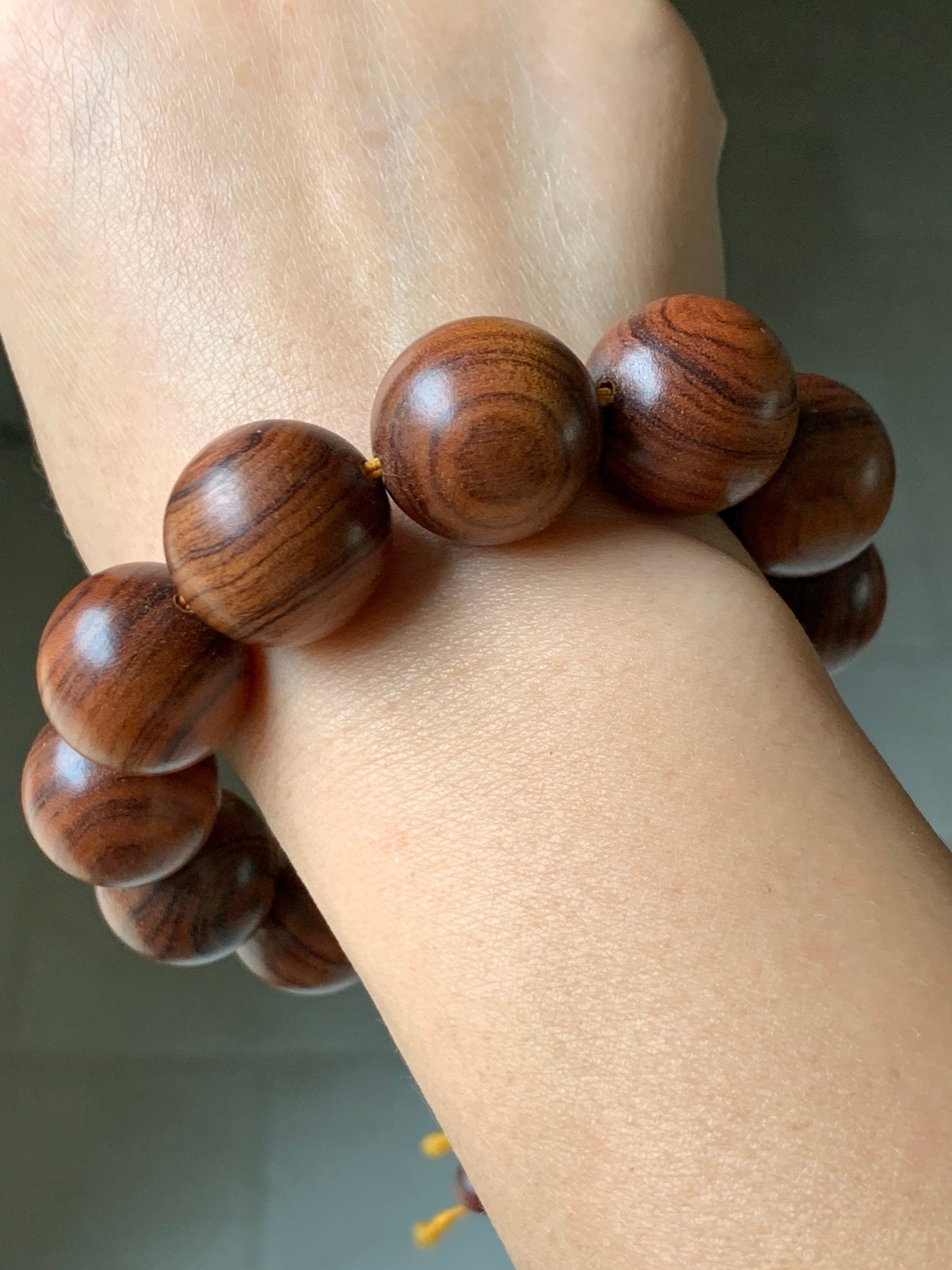 Large Natural Genuine Yellow Flower Pear Rosewood Mala Beads 12-Bead Beaded Bracelet Stretchy 20mm 9” 天然大卡黄花梨木珠手串