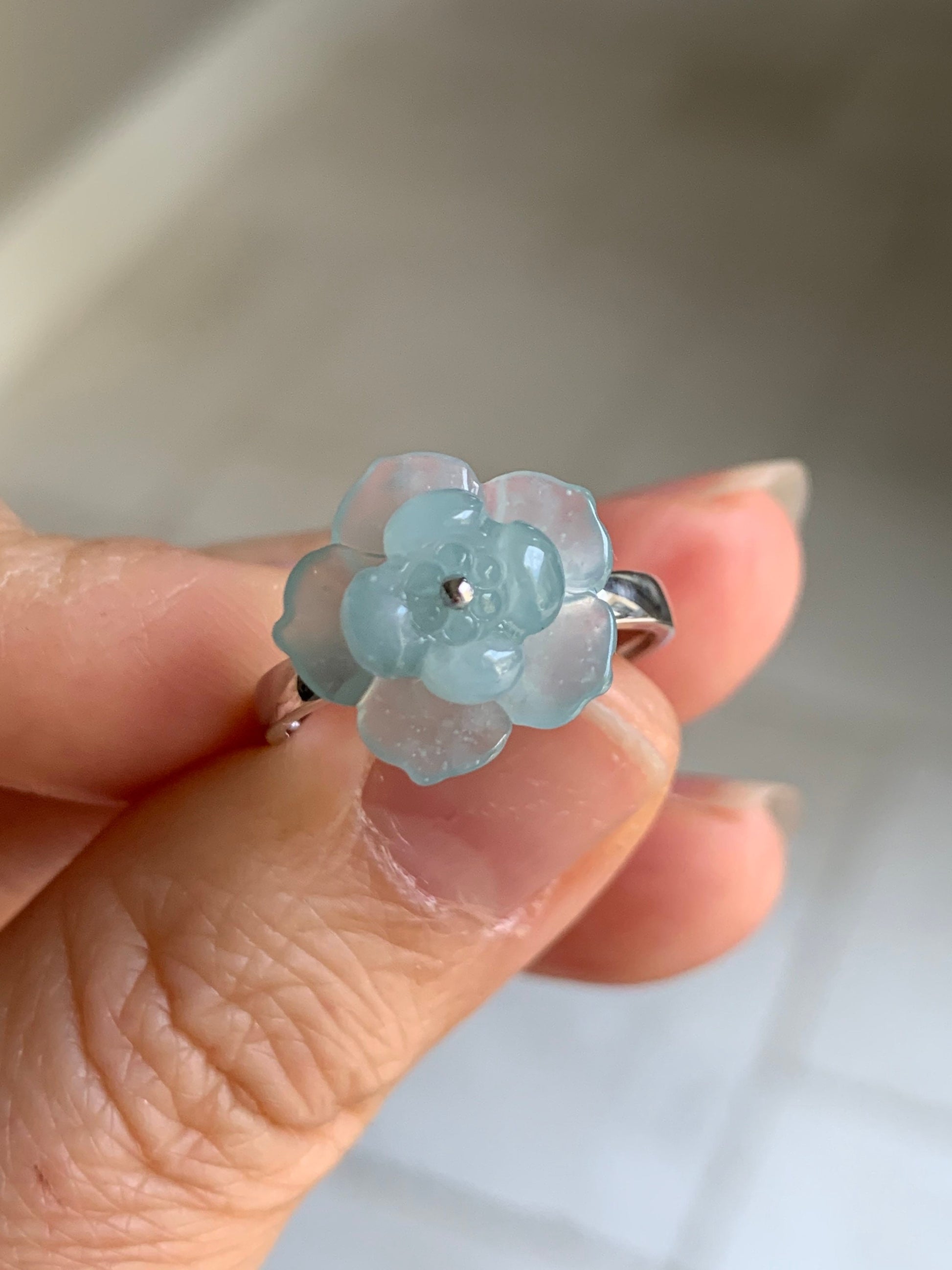 Certified Natural Guatemalan Premium Highly Translucent Sky Blue Jadeite Carved Lotus Flower Ring 18K White Gold size 7 天然危地马拉正高冰天空蓝翡翠莲花镶嵌戒指