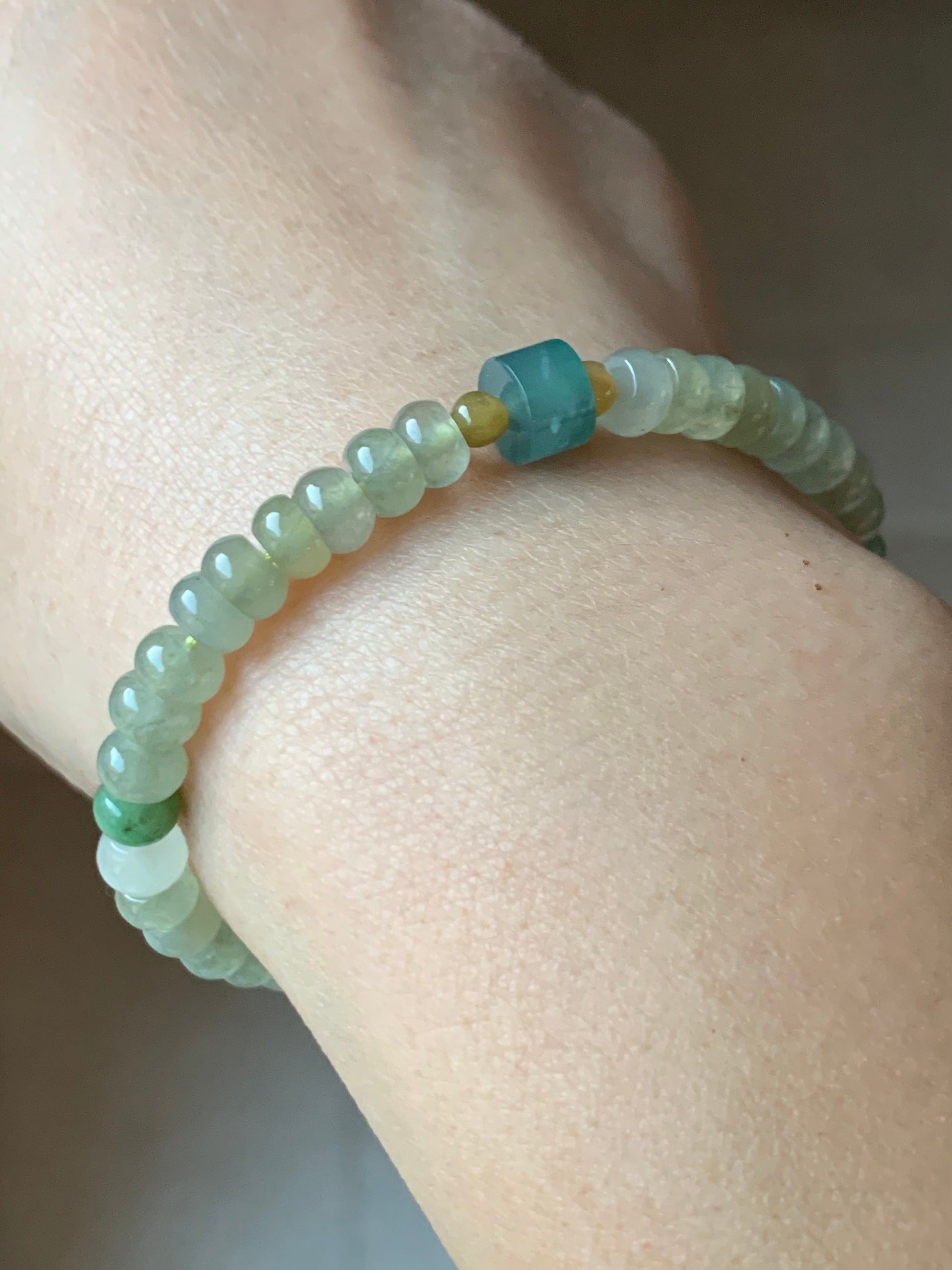 Natural Burmese Icy Beige & Guatemalan Blue Translucent Gelatinous Jadeite Flat Beads Beaded Bracelet 7” 13g 天然缅甸冰胶冰黄翡翠算盘珠冰危蓝桶珠手串