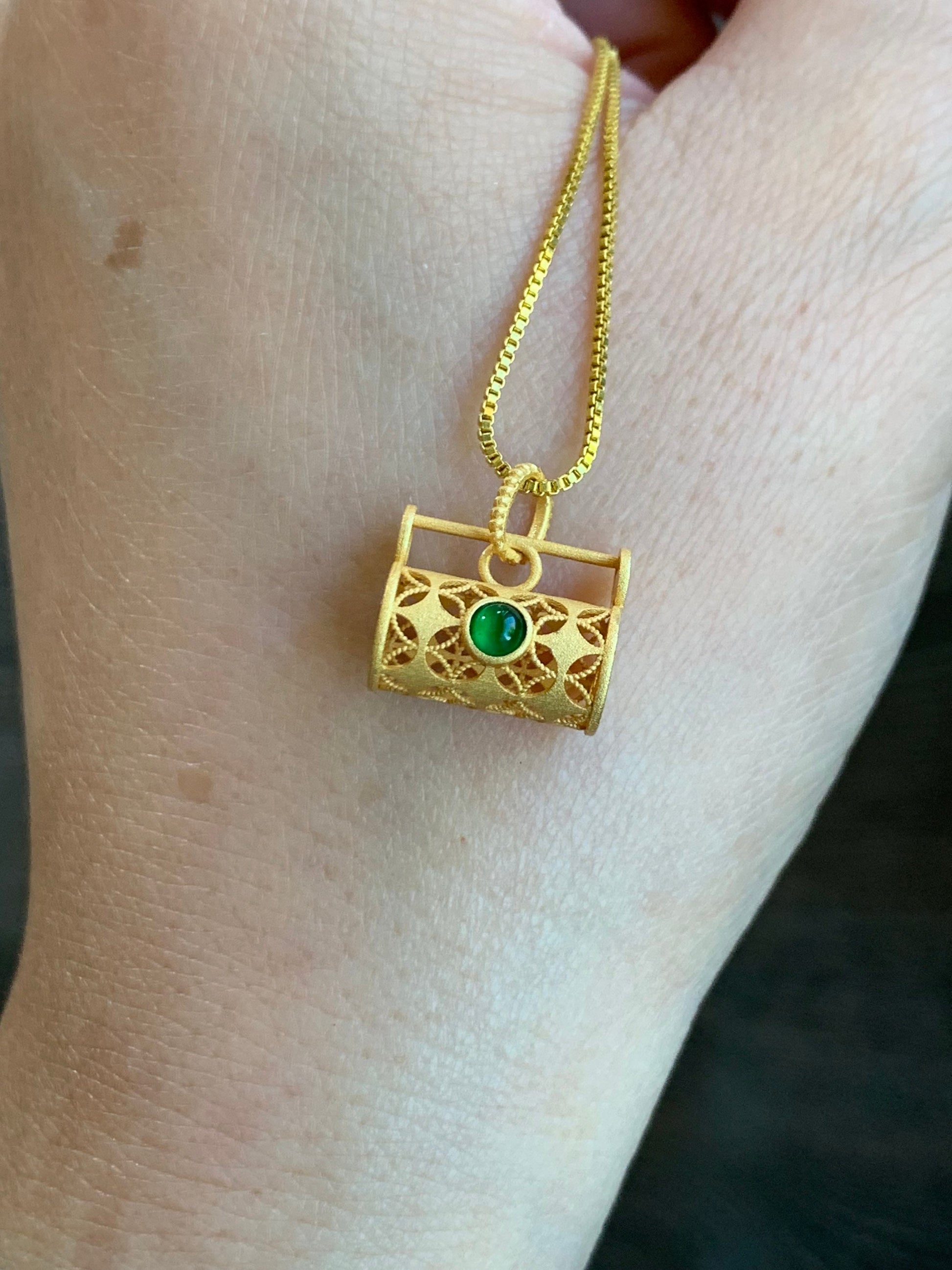 Natural Guatemalan Premium Vibrant Green Jadeite 3D Lock Pendant S925 Silver Yellow Gold Finish w/ Chain 天然高冰危绿翡翠银镶立体锁包吊坠套链