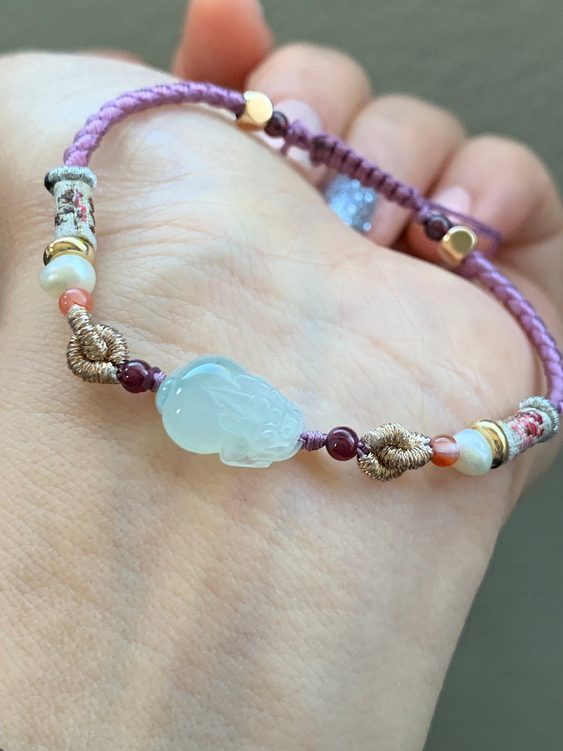 Natural Burmese Icy Highly Translucent Gelatinous Green Marbled Jadeite Carved Three-legged Toad Rope Bracelet Adjustable 天然缅甸冰胶飘花翡翠三脚金蟾手绳