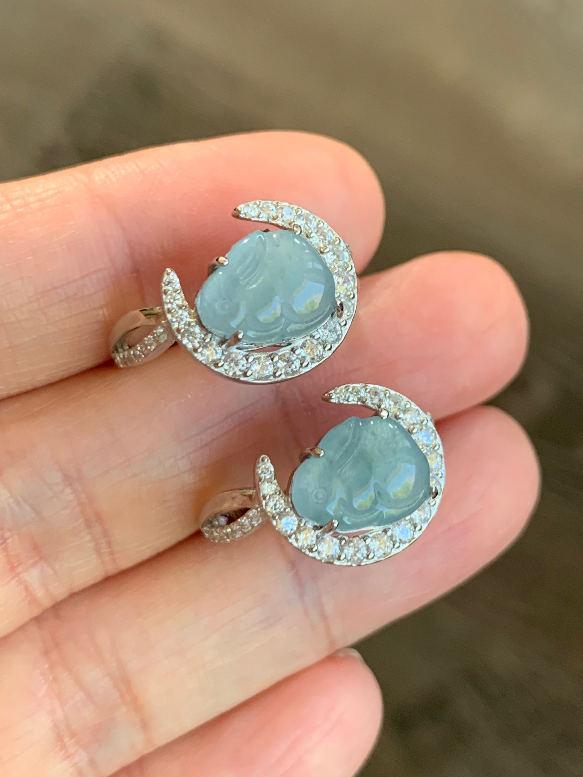 Natural Guatemalan Icy Translucent Sky Blue Jadeite Carved Bunny Rabbit Solitaire Ring Sterling Silver Adjustable Size 天然冰危天空蓝翡翠小兔银镶戒指 WXT