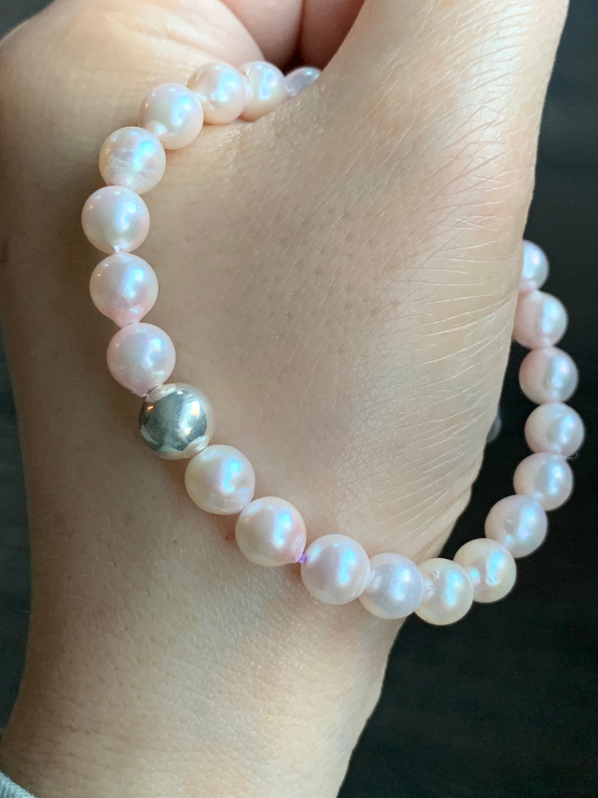 Natural Saltwater Akoya Peachy Blush Pearls and 925 Sterling Silver Ball Beaded Bracelet Stretchy 7” 天然淡粉海水珍珠纯银珠手串