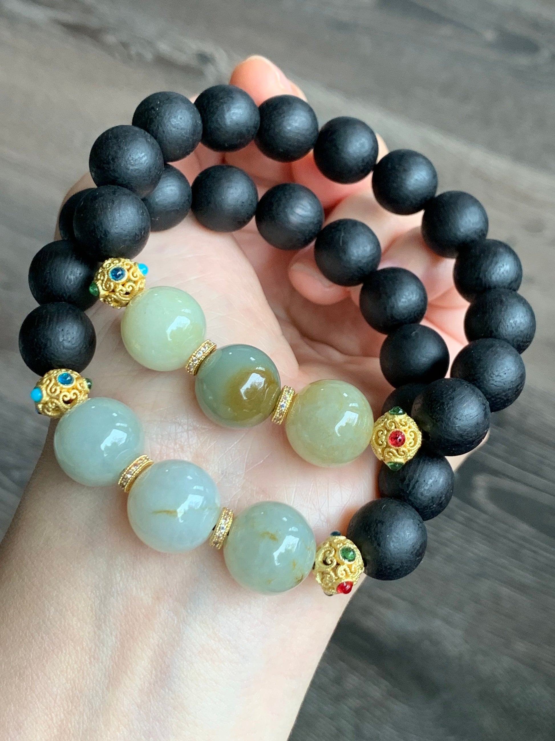 Large Natural Burmese Icy Translucent Jadeite and Natural Black Agarwood Beaded Bracelet 7.75" 天然缅甸糯冰翡翠圆珠土沉香木珠手串