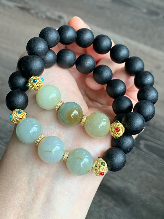 Large Natural Burmese Icy Translucent Jadeite and Natural Black Agarwood Beaded Bracelet 7.75" 天然缅甸糯冰翡翠圆珠土沉香木珠手串