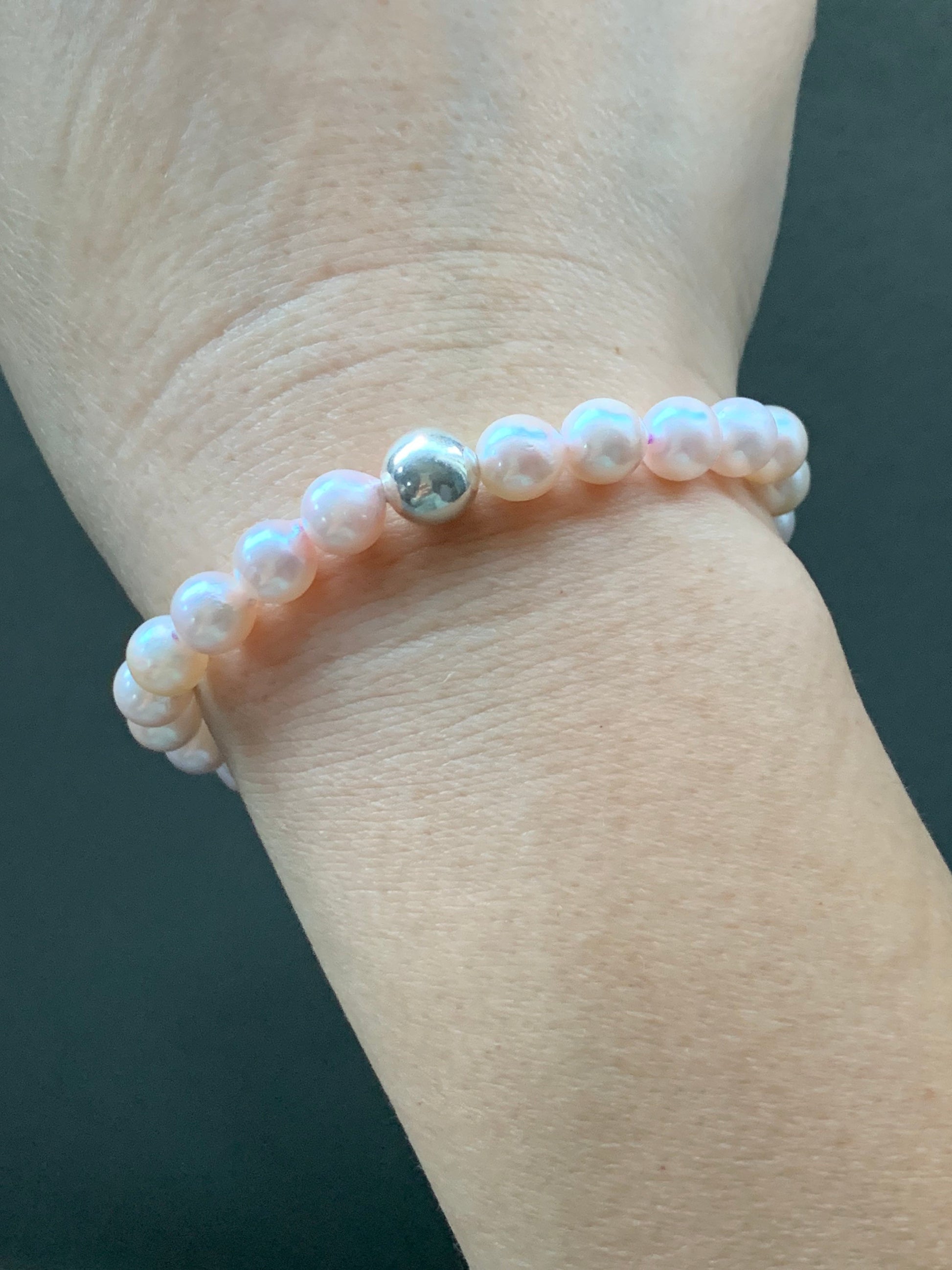 Natural Saltwater Akoya Peachy Blush Pearls and 925 Sterling Silver Ball Beaded Bracelet Stretchy 7” 天然淡粉海水珍珠纯银珠手串